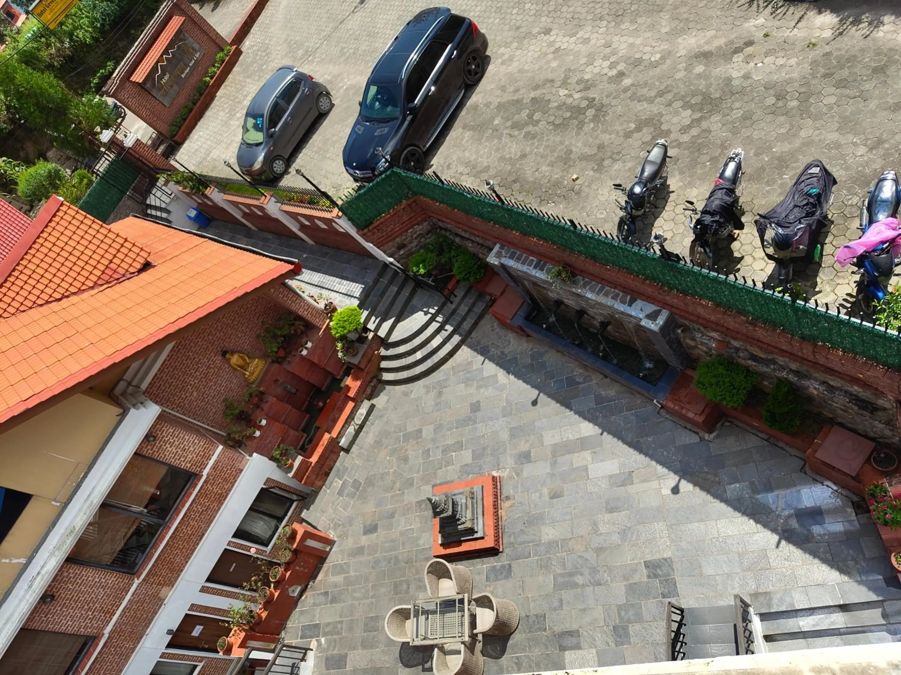 Parking in Hotel Himalayan Villa - Nagarkot
