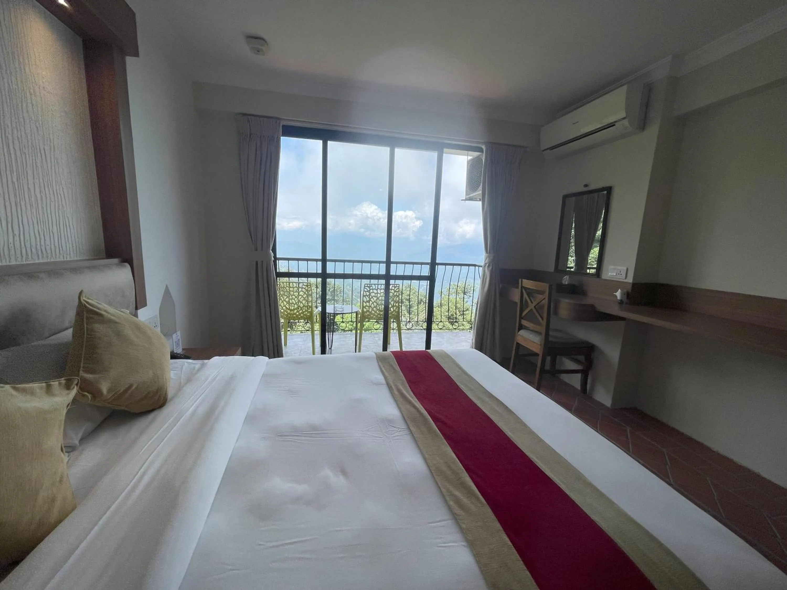 Bedroom, Bed in Hotel Himalayan Villa - Nagarkot