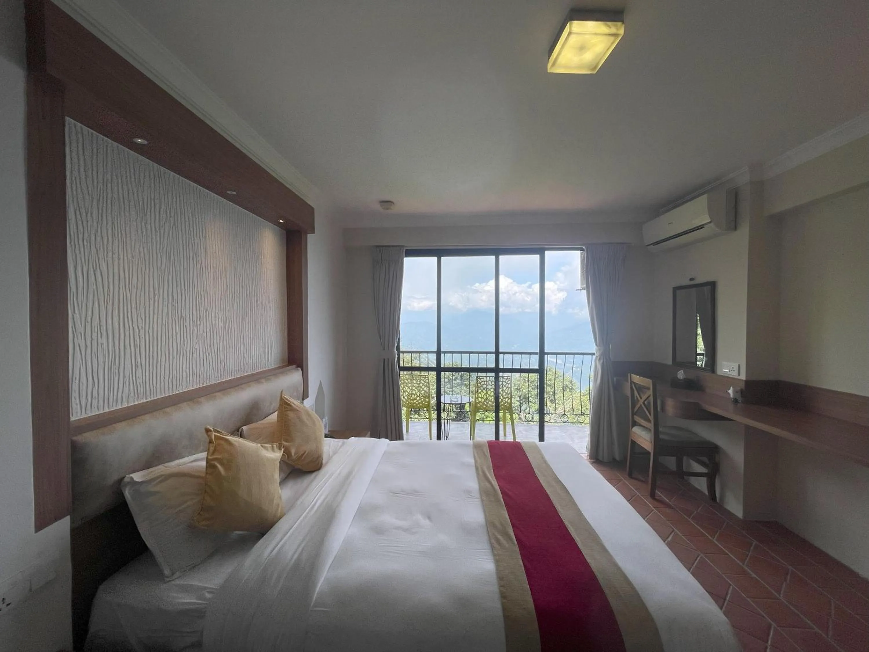 Bed in Hotel Himalayan Villa - Nagarkot