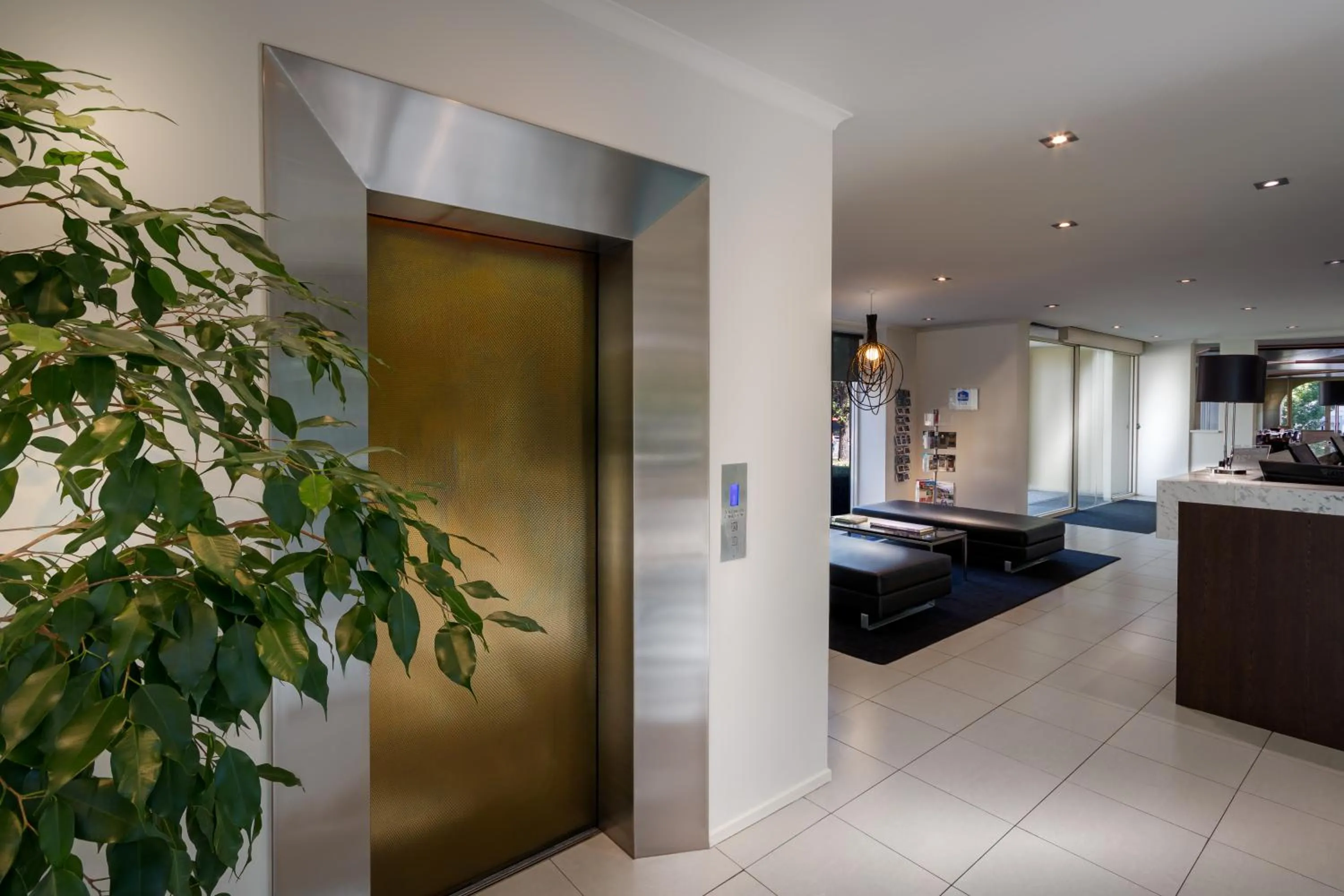 Lobby or reception, Bed in BEST WESTERN PLUS Travel Inn