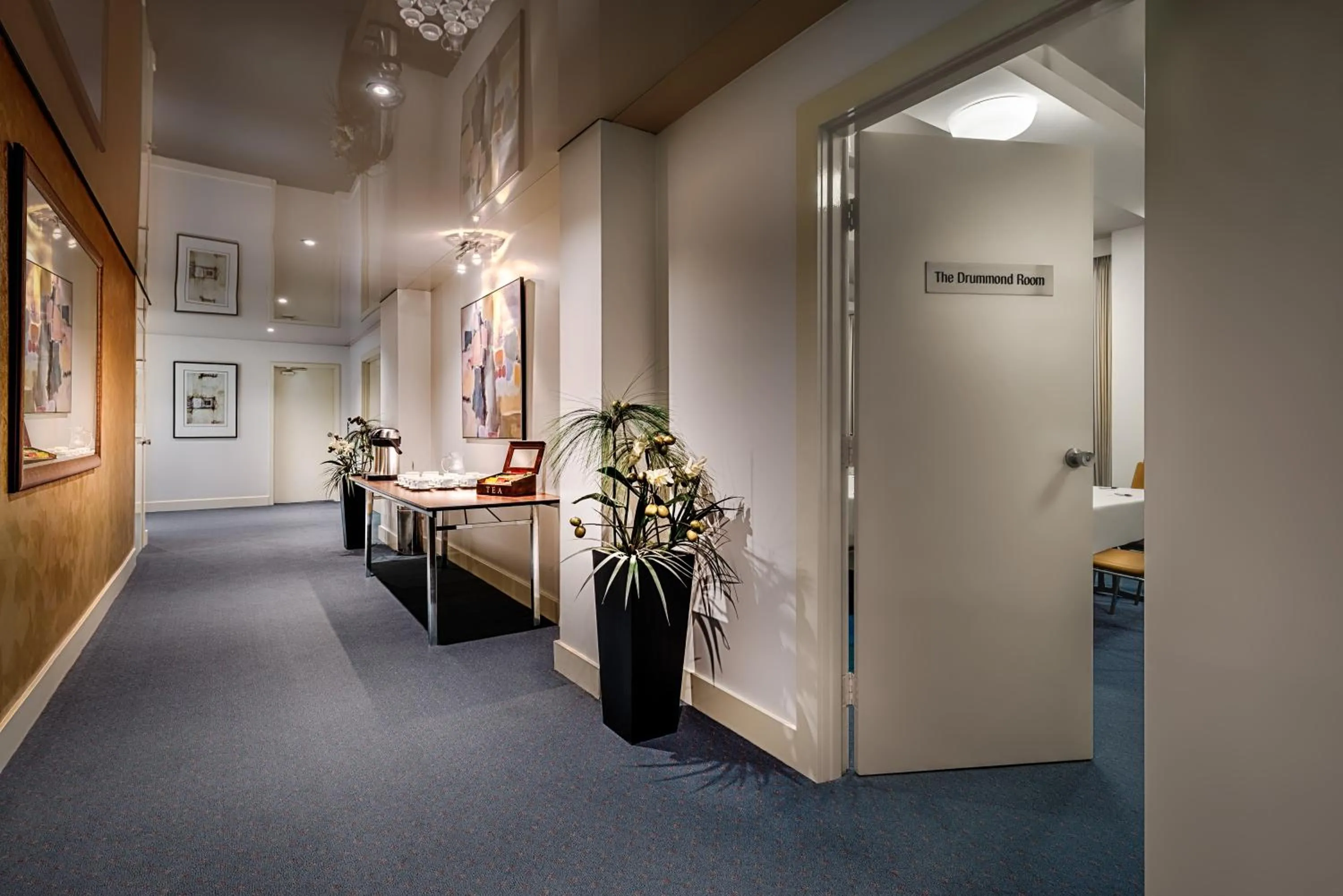 Meeting/conference room in BEST WESTERN PLUS Travel Inn