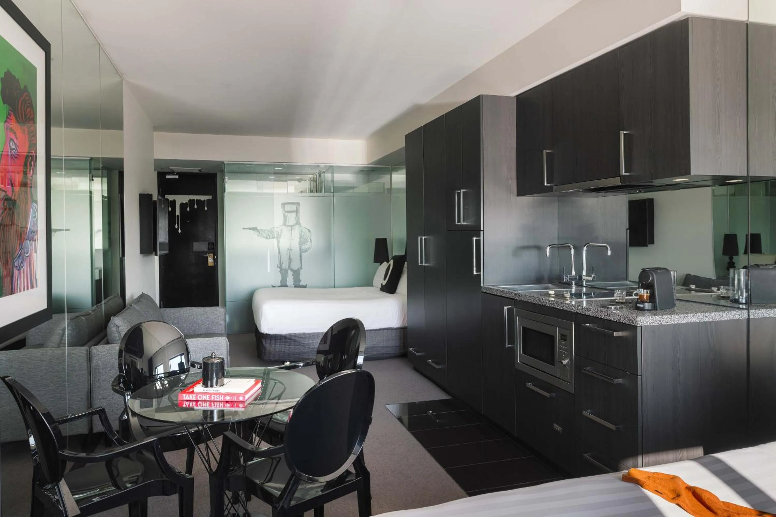 Bedroom in The Cullen Melbourne - Art Series