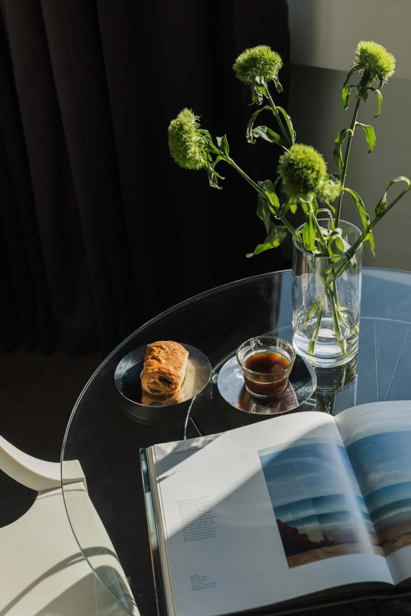 Living room in The Cullen Melbourne - Art Series