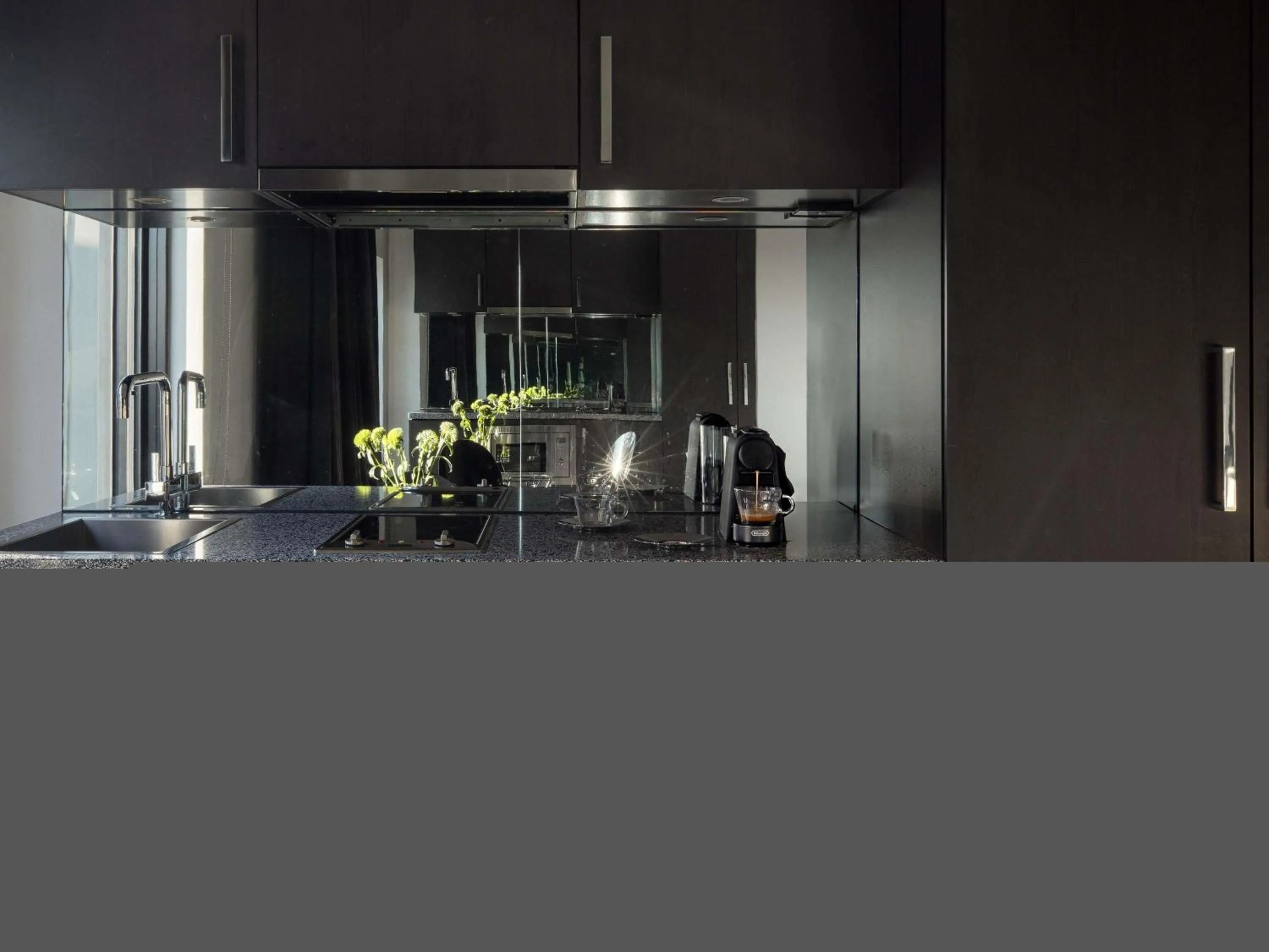 Bedroom in The Cullen Melbourne - Art Series