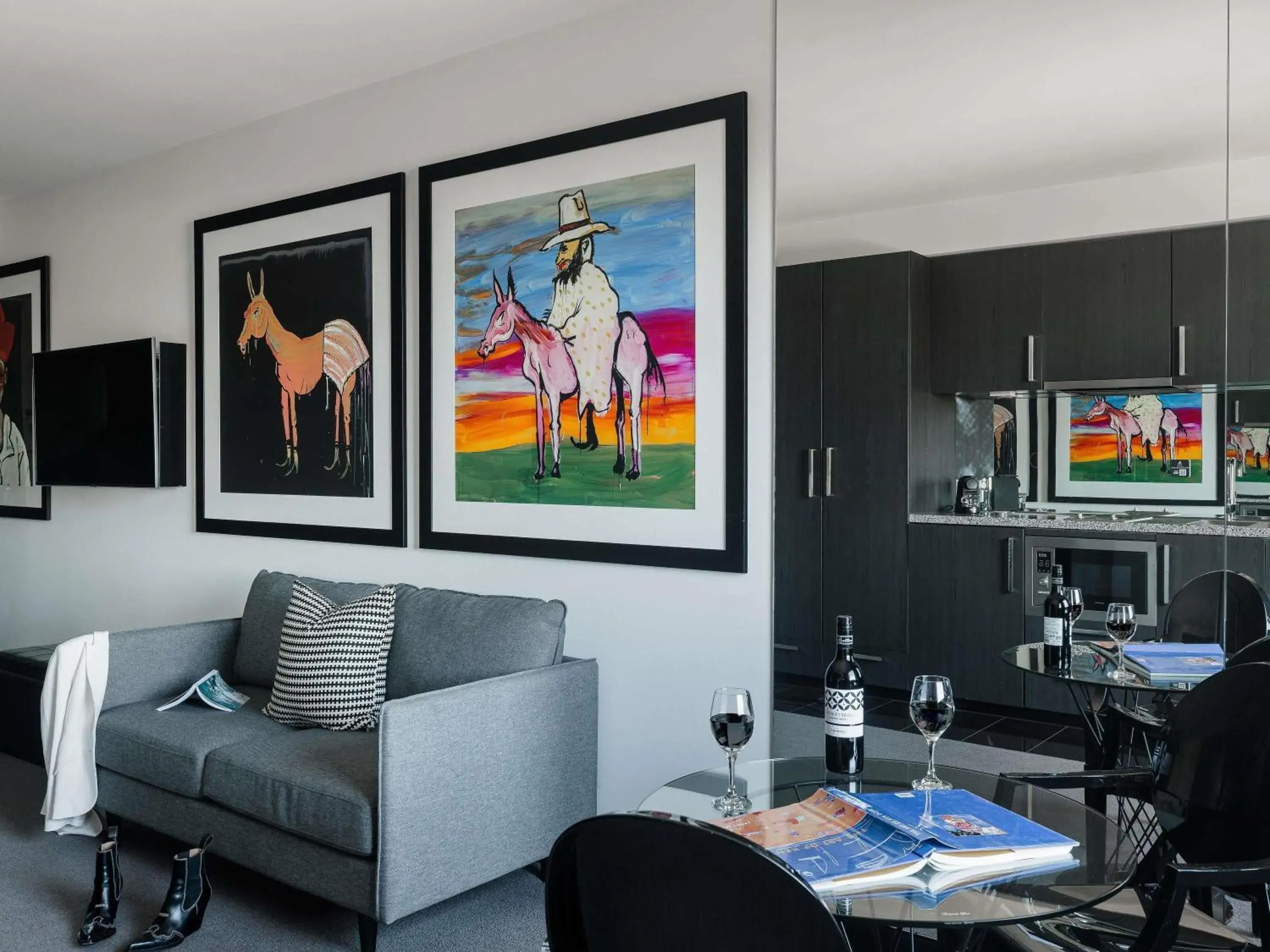 Bedroom in The Cullen Melbourne - Art Series Bedroom in The Cullen Melbourne - Art Series