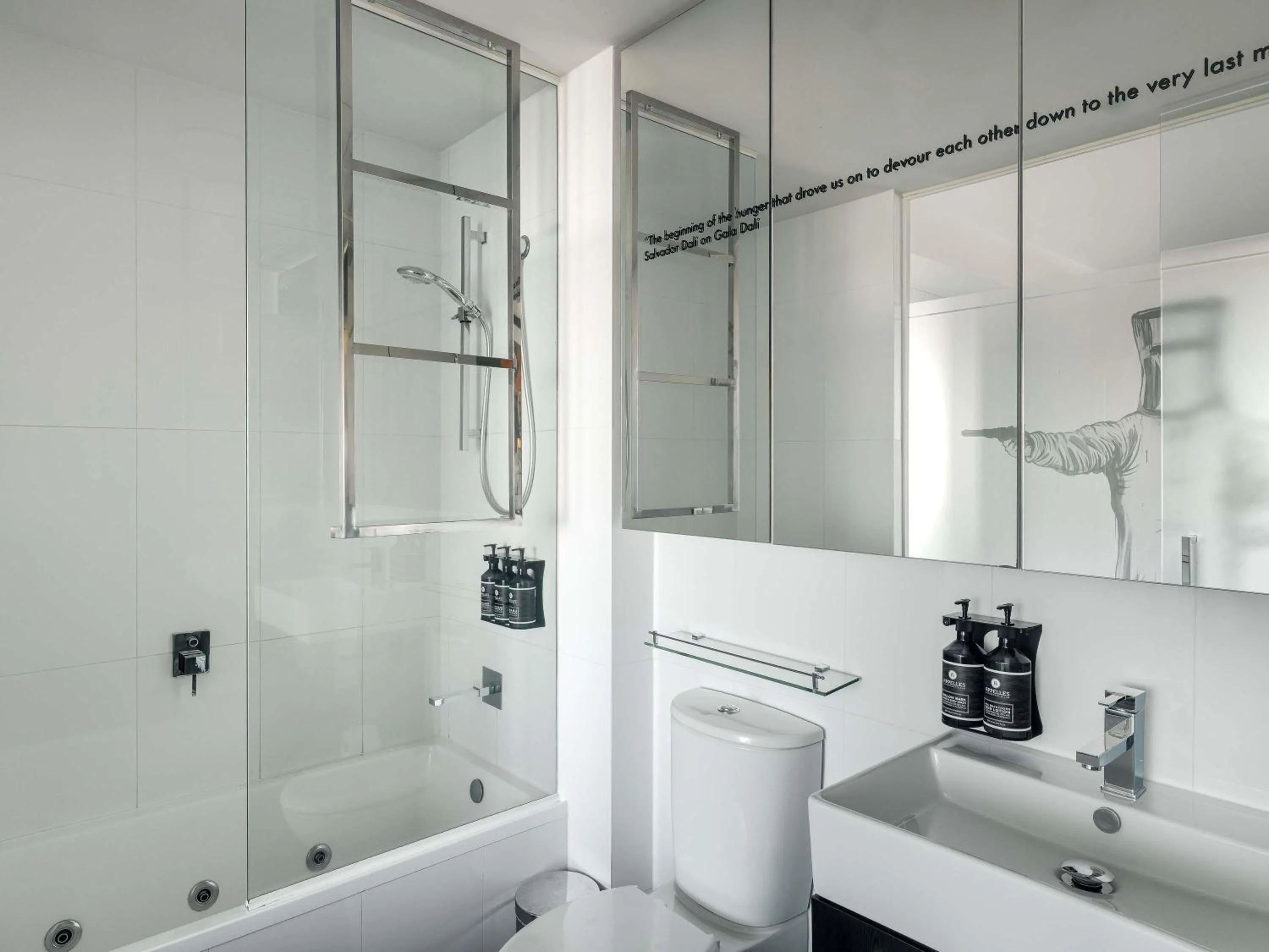 Bedroom in The Cullen Melbourne - Art Series