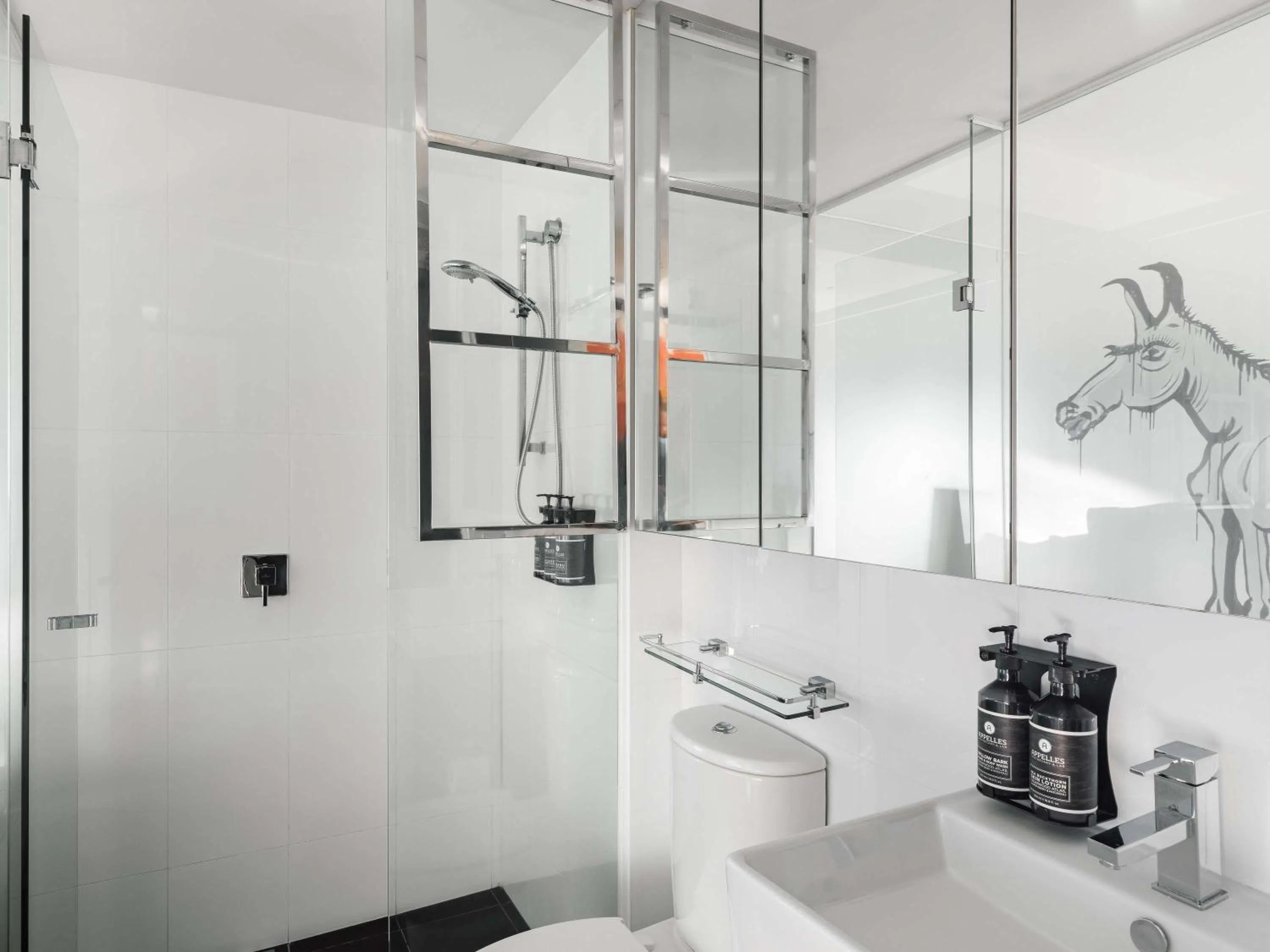 Bedroom in The Cullen Melbourne - Art Series