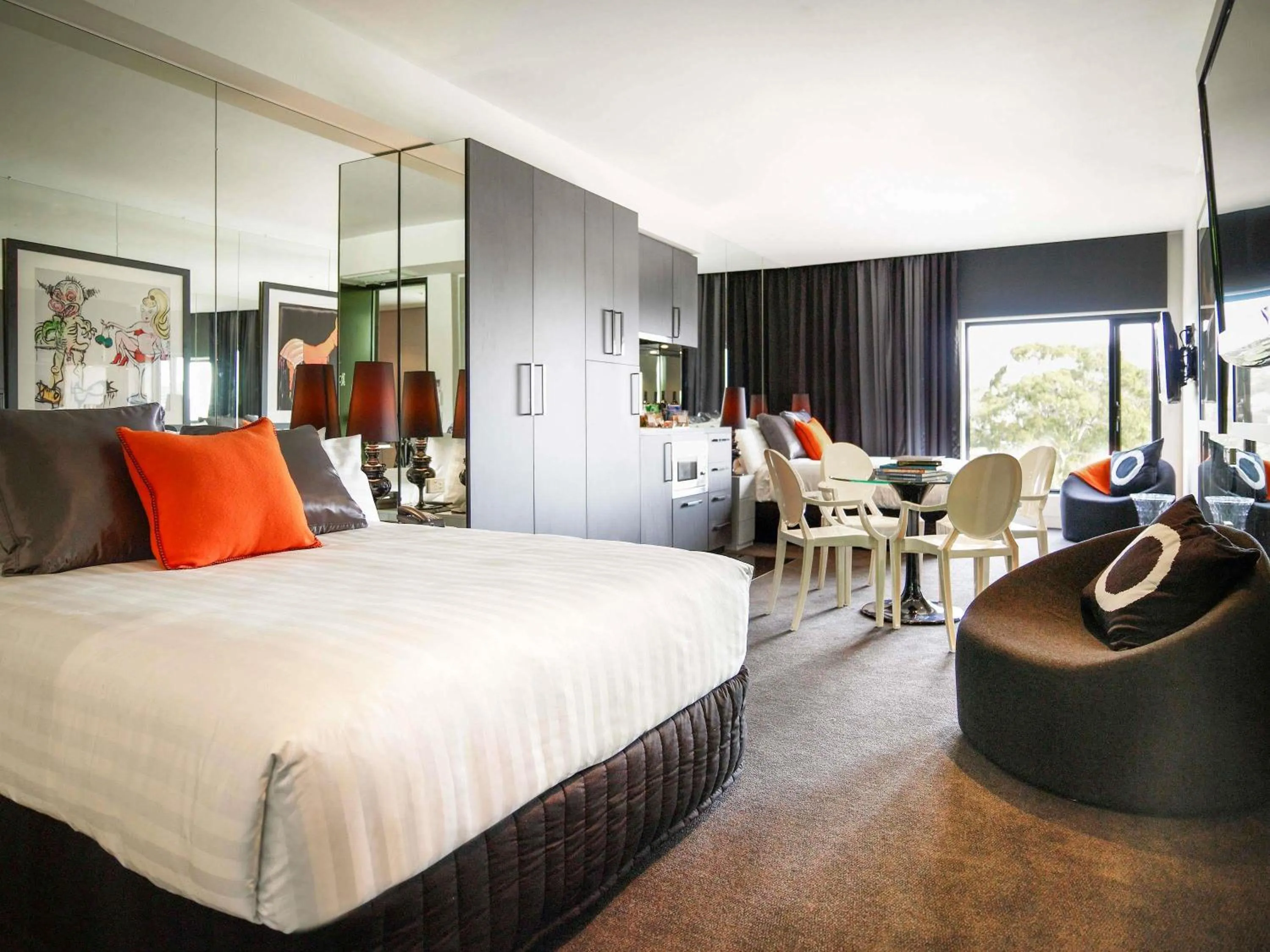 Bedroom, Bed in The Cullen Melbourne - Art Series