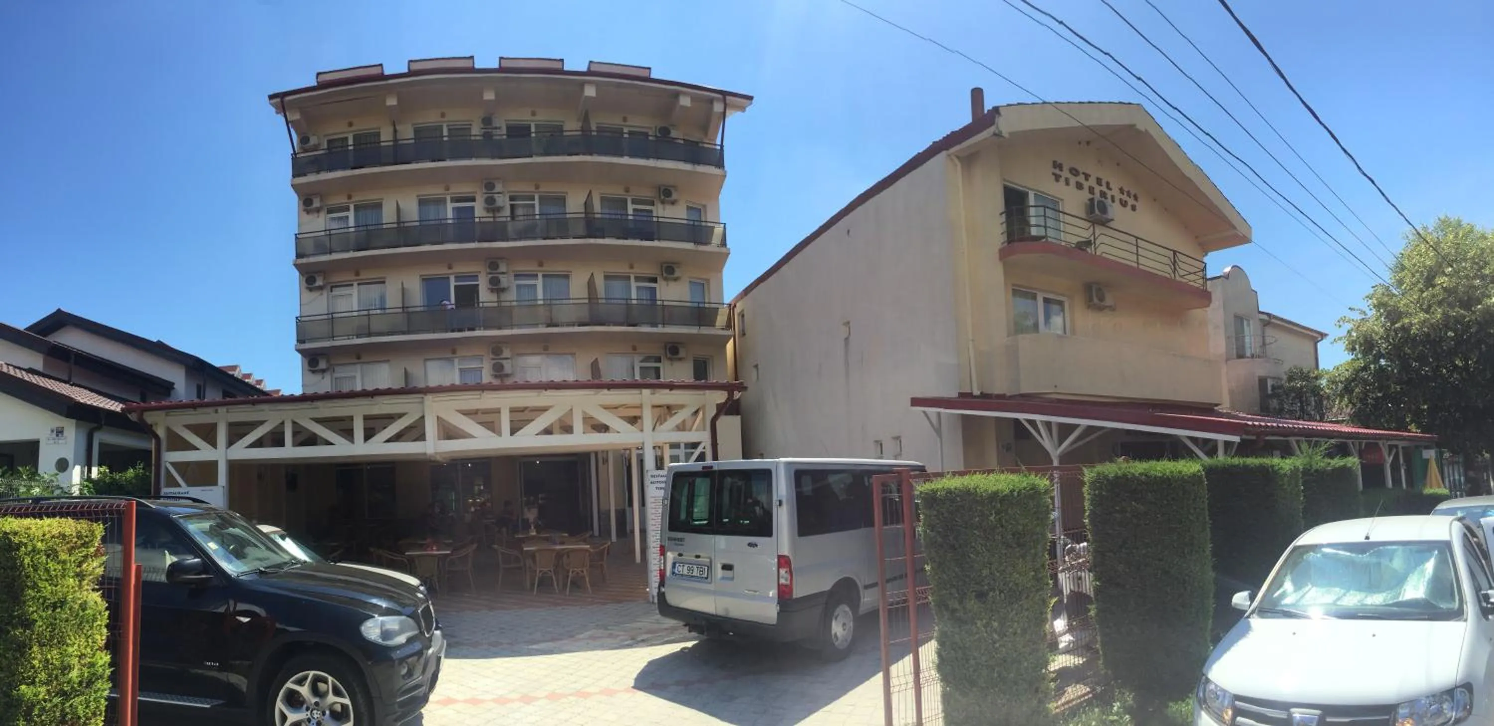 Facade/entrance in Tiberius Residence