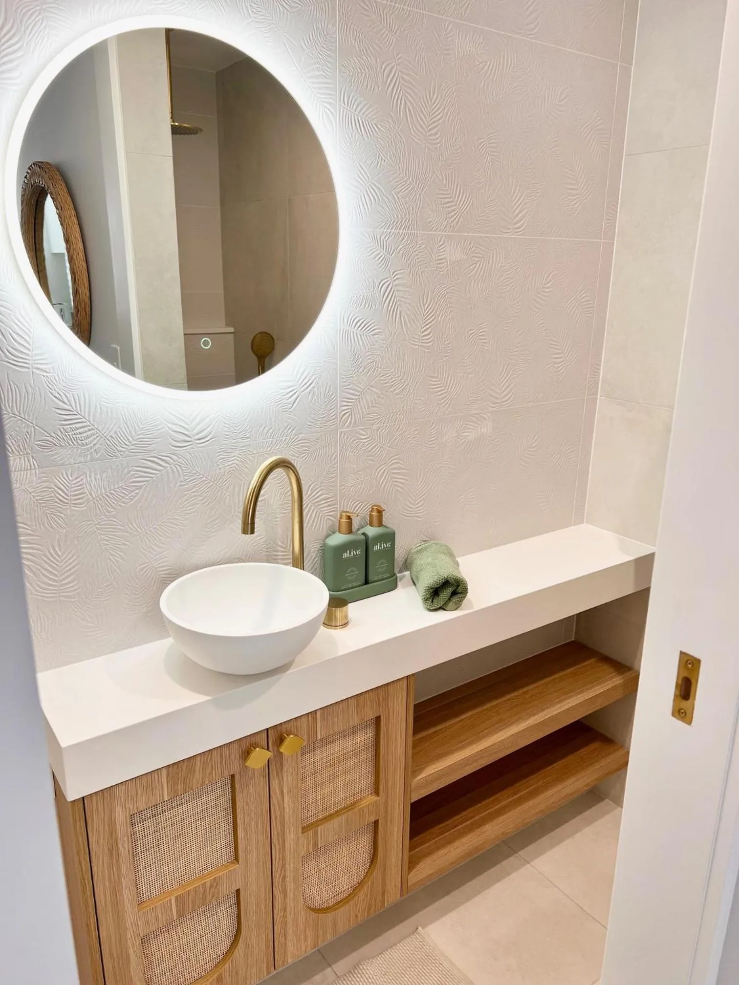 Glen Eden Beach Resort