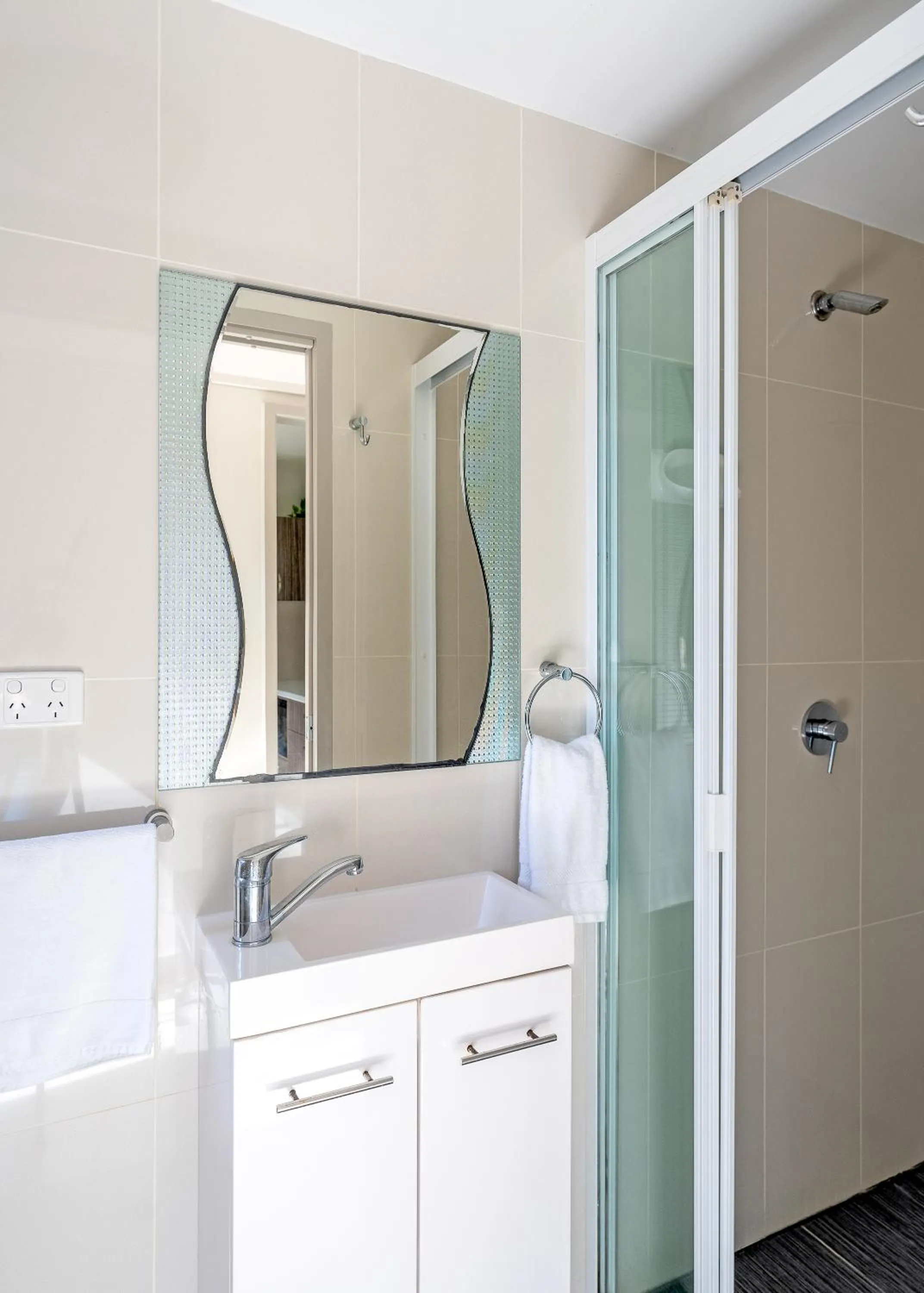 Glen Eden Beach Resort