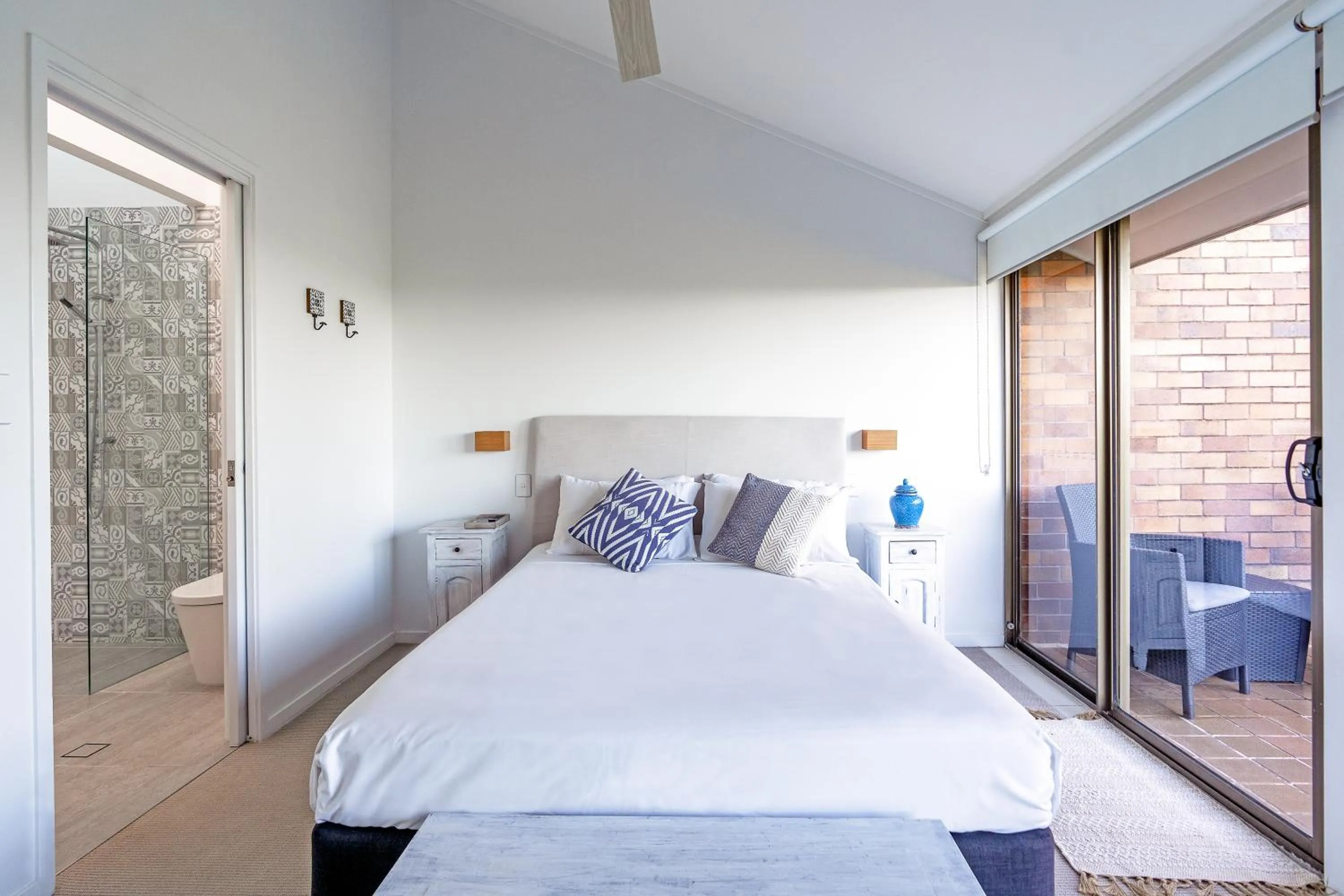 Bed in Glen Eden Beach Resort