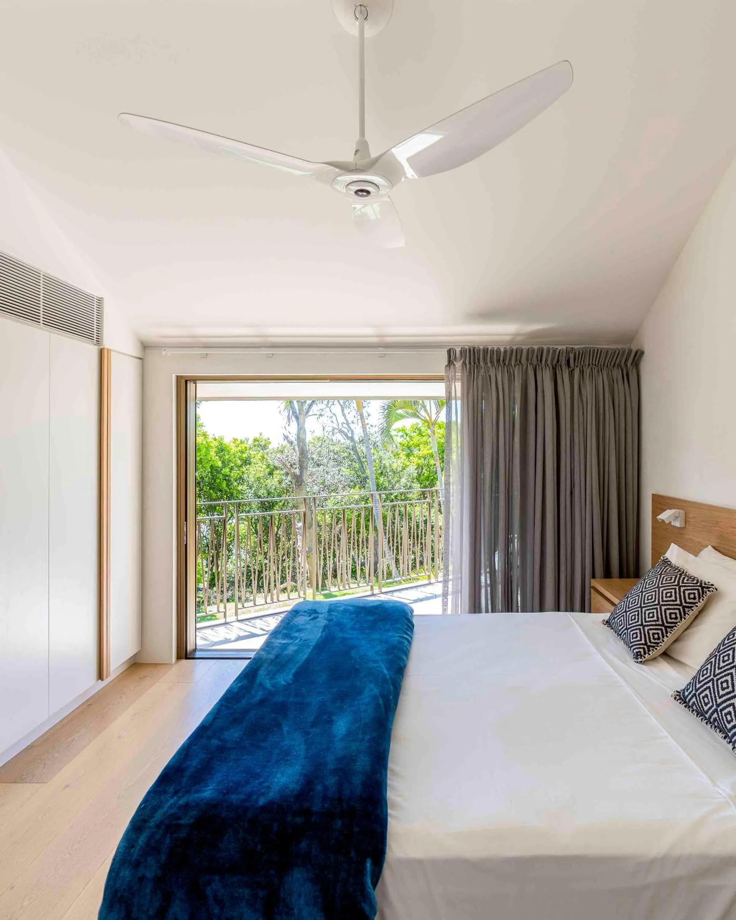 Bed in Glen Eden Beach Resort