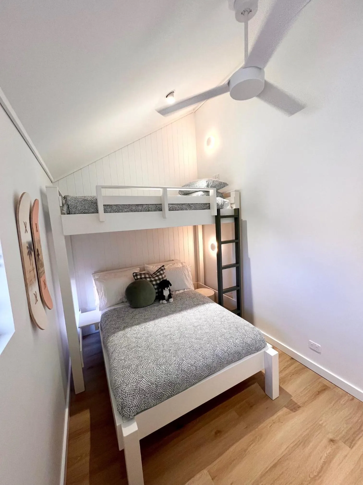 Bed in Glen Eden Beach Resort