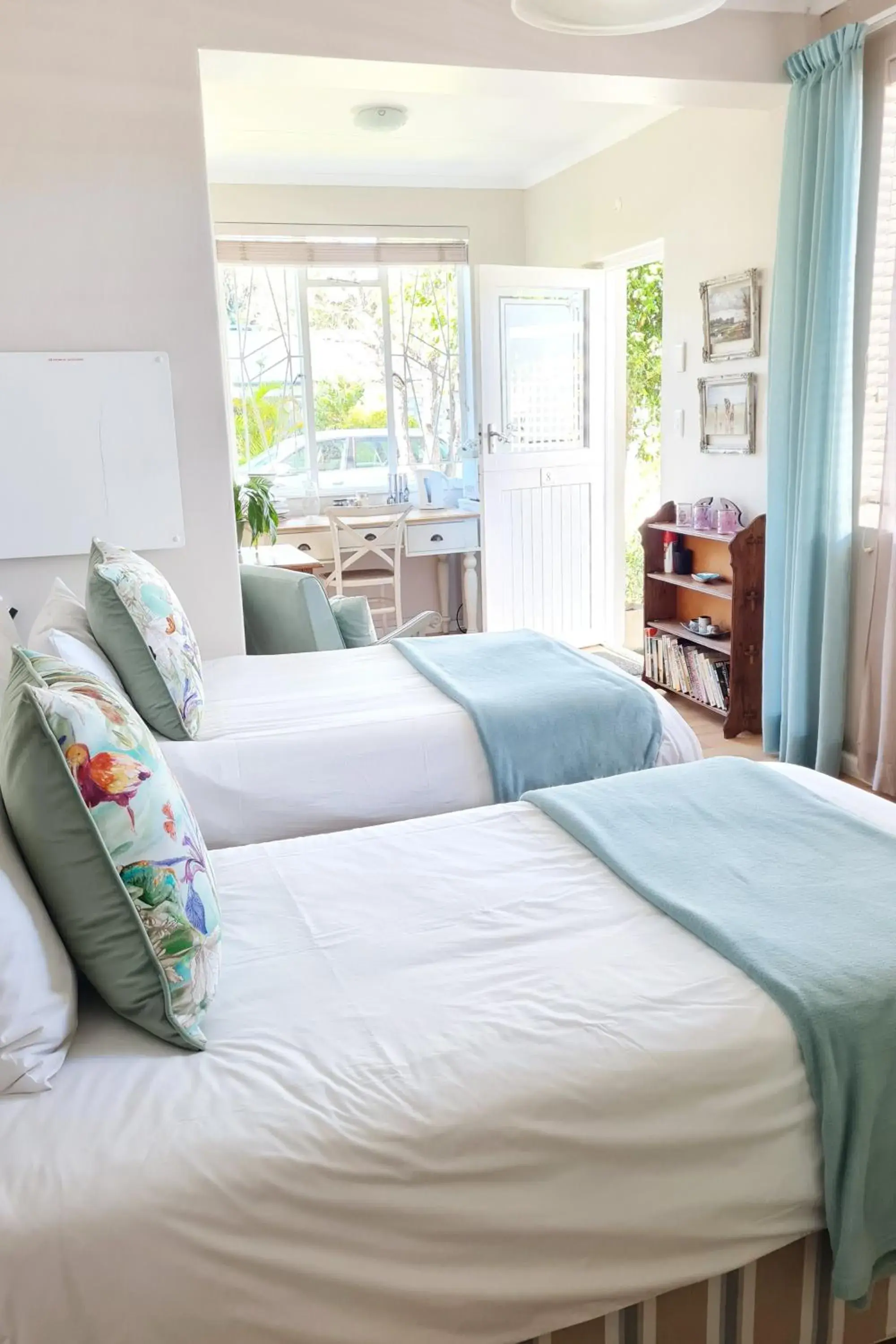 Twin Room - single occupancy in Cherry Berry Lodge Twin Room - single occupancy in Cherry Berry Lodge