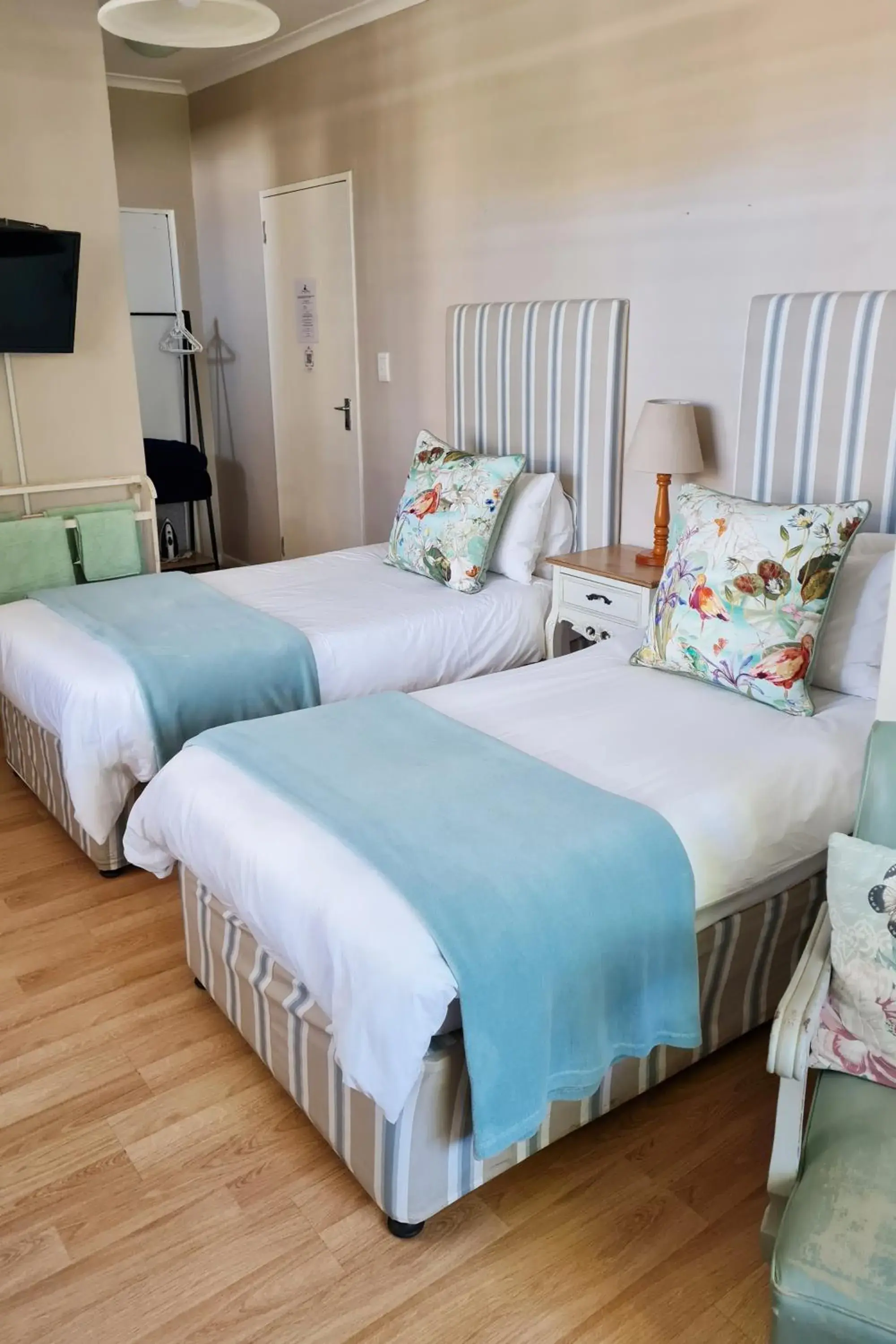 Twin Room - single occupancy in Cherry Berry Lodge Twin Room - single occupancy in Cherry Berry Lodge