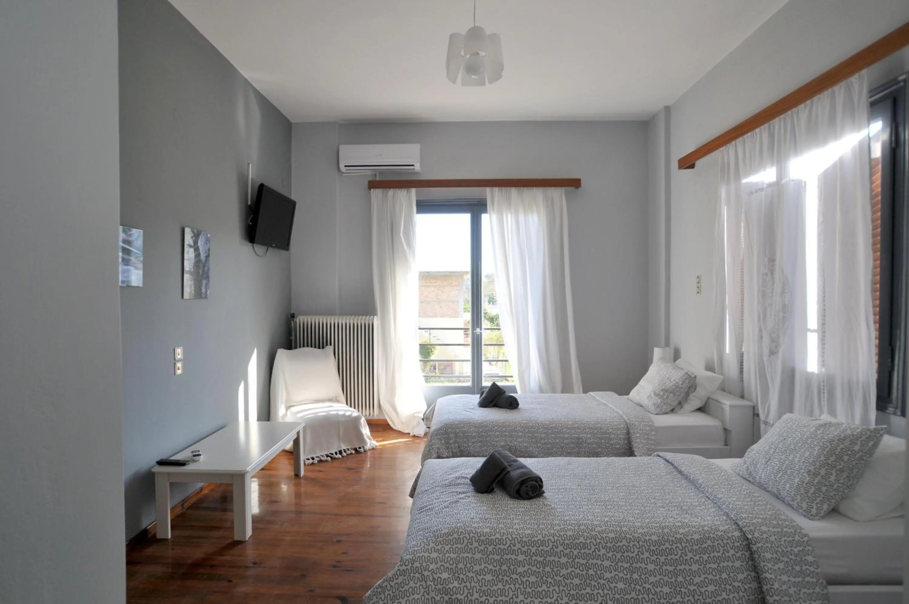 Photo of the whole room, Bed in Mellia