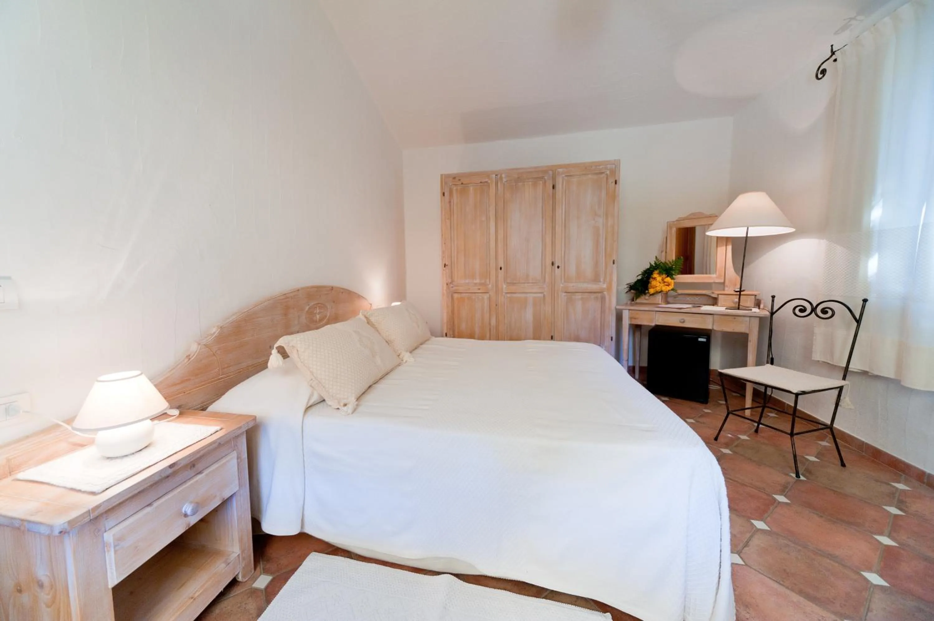 Bedroom, Bed in S'Arenada Hotel - Adults Only