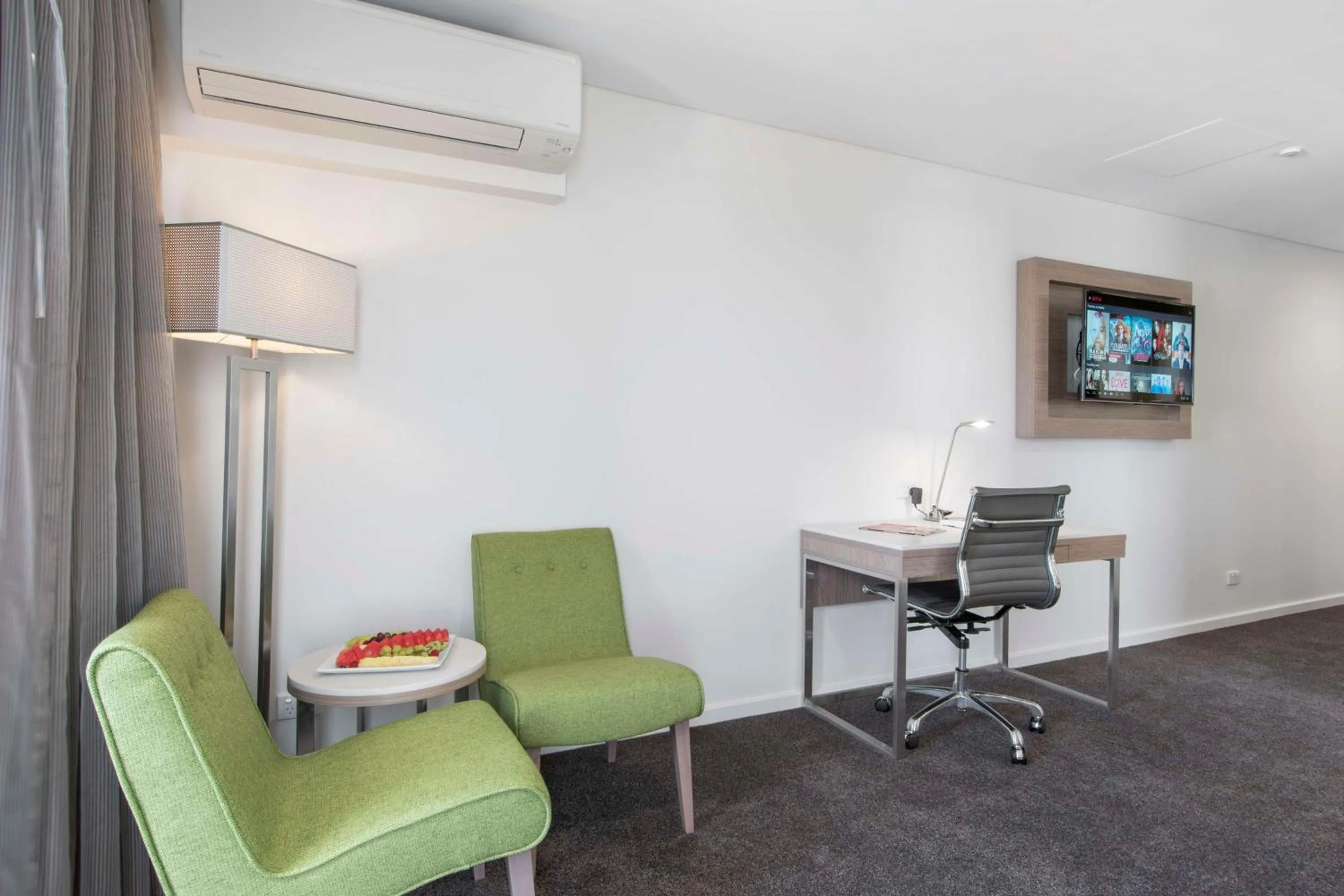 Seating area in Metro Hotel Perth