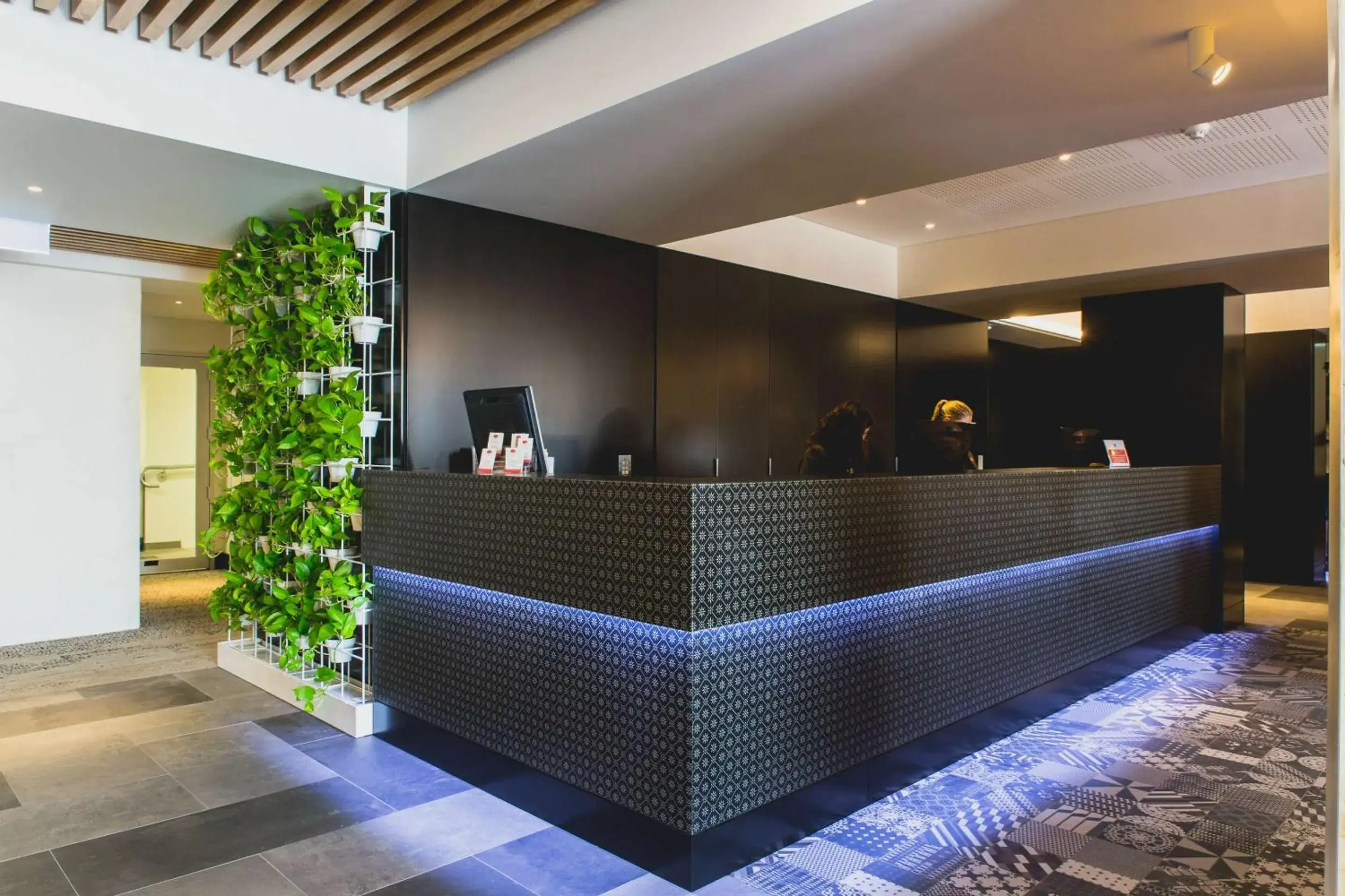 Lobby or reception in Metro Hotel Perth Lobby or reception in Metro Hotel Perth