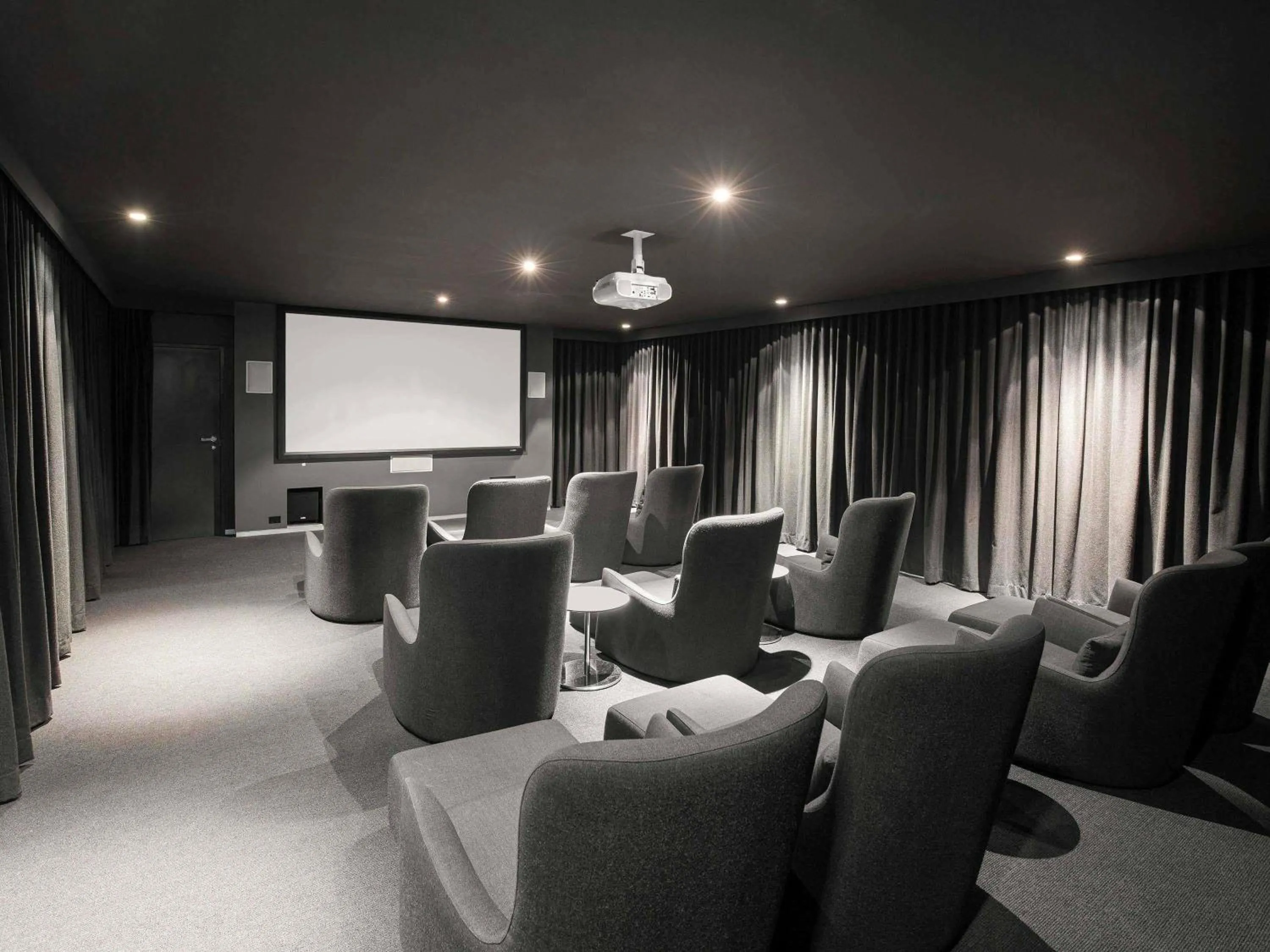 Property building in Mantra Circle On Cavill