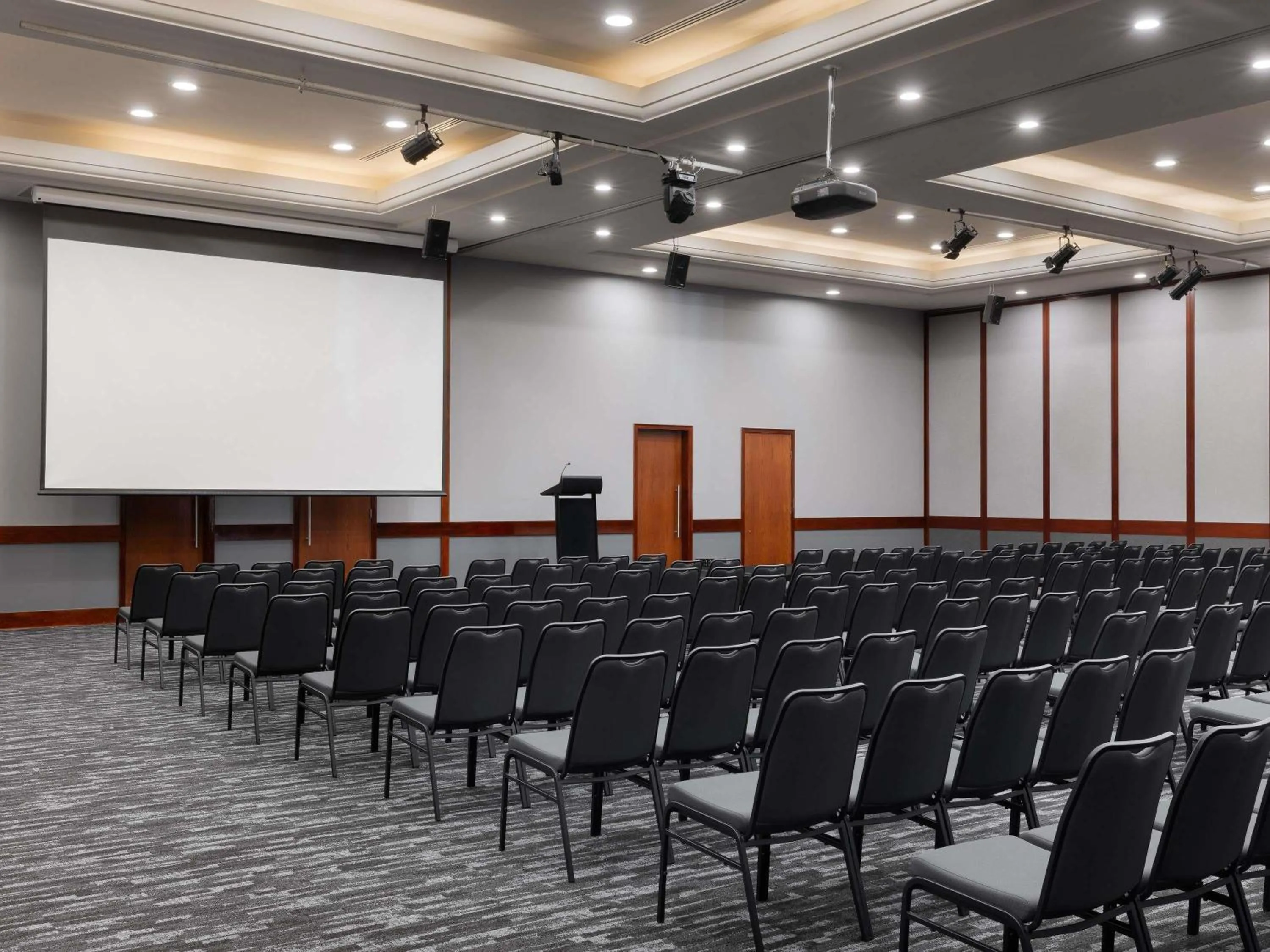 Business facilities in Mantra Lorne