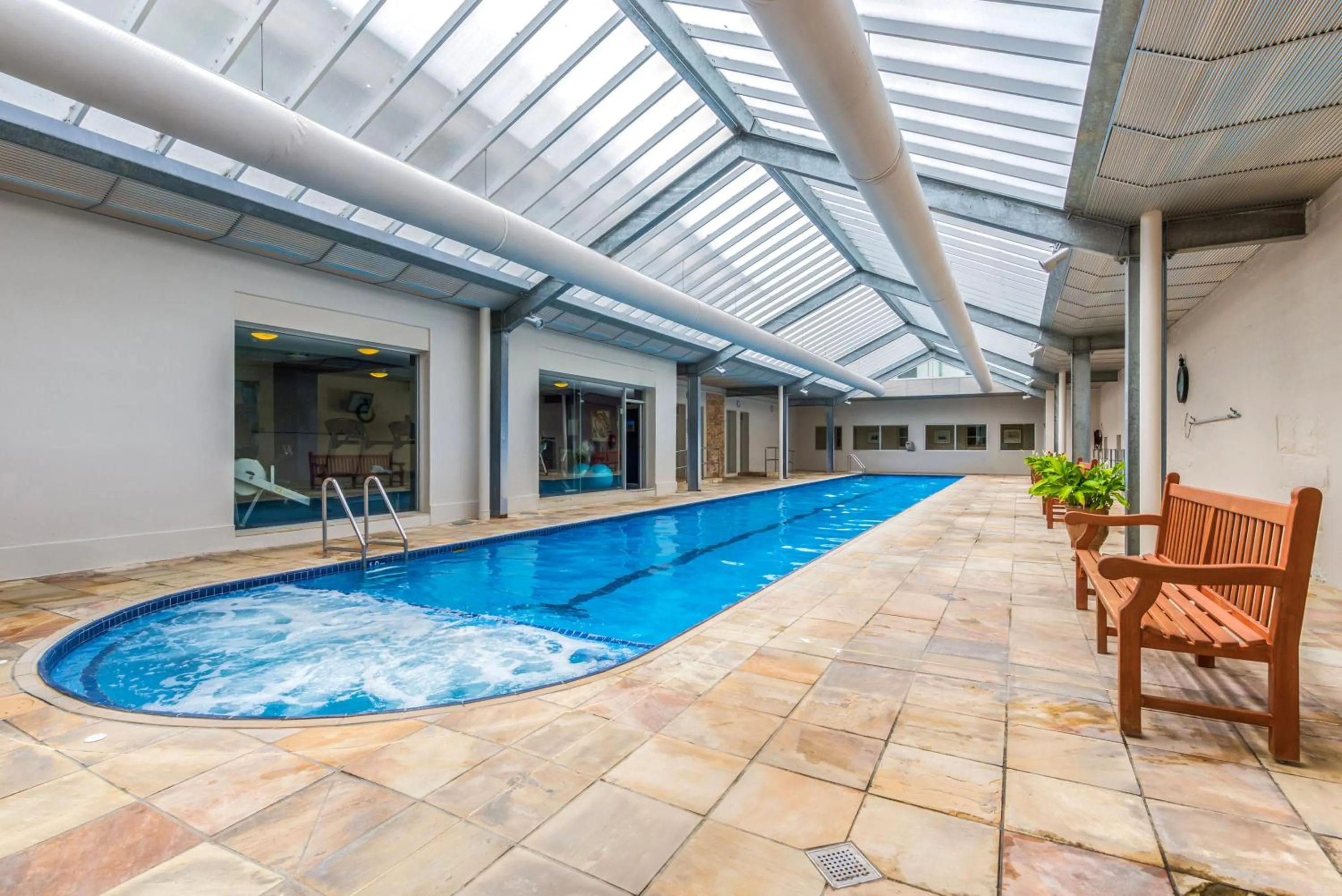 Swimming pool in Mantra Lorne