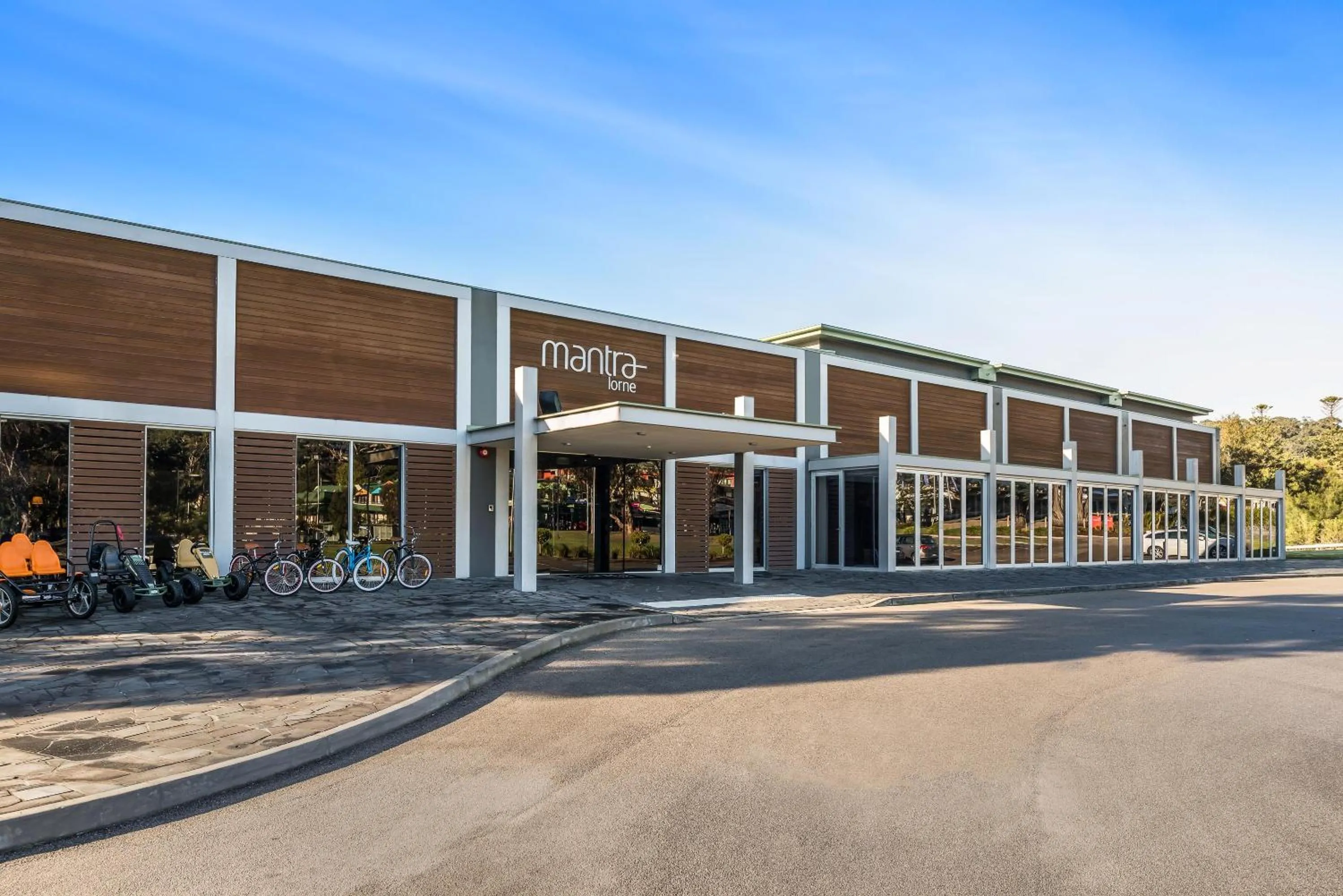 Facade/entrance in Mantra Lorne