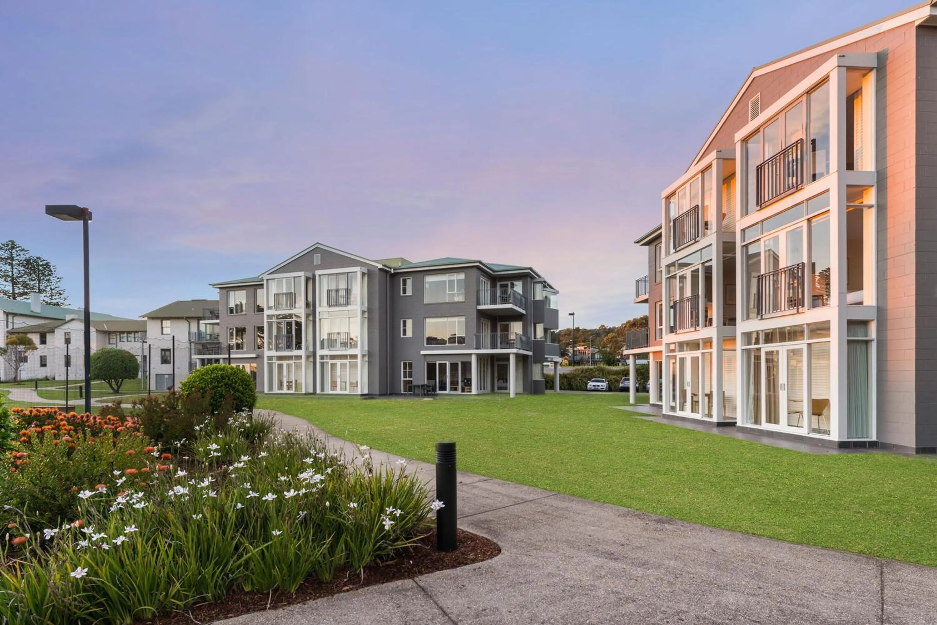 Facade/entrance in Mantra Lorne