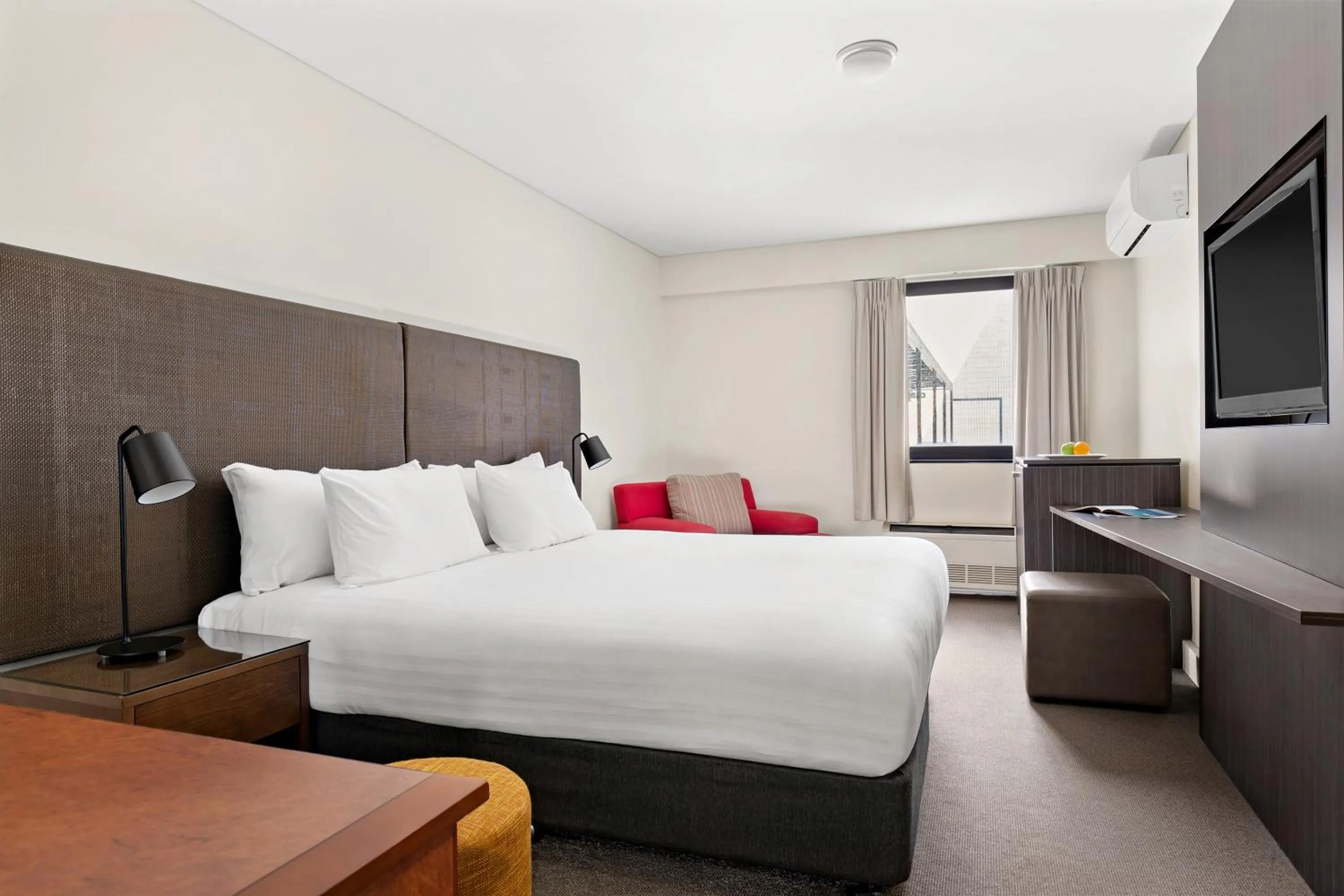 Bedroom, Bed in Mantra on Hay Perth