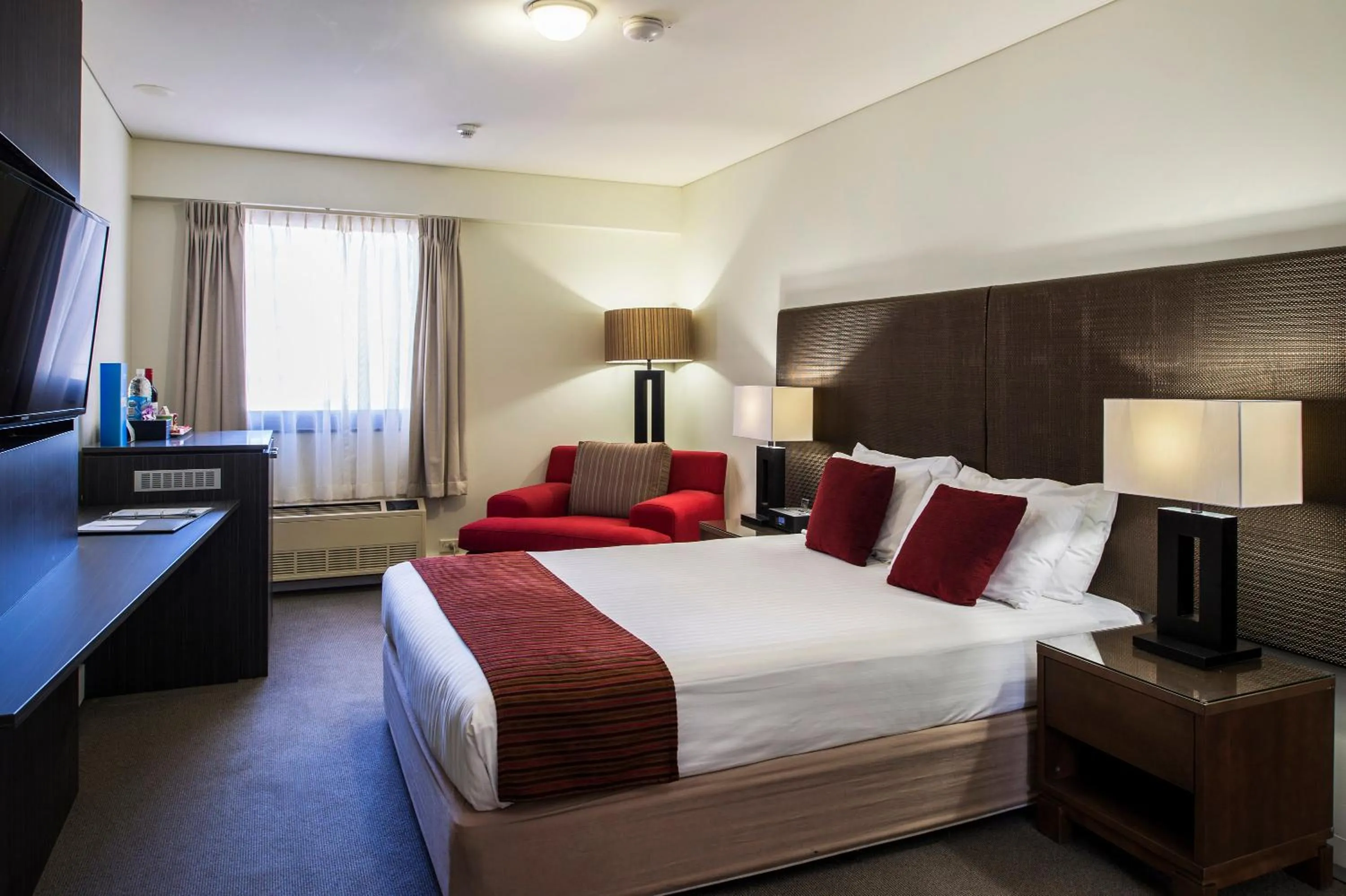 Bedroom, Bed in Mantra on Hay Perth