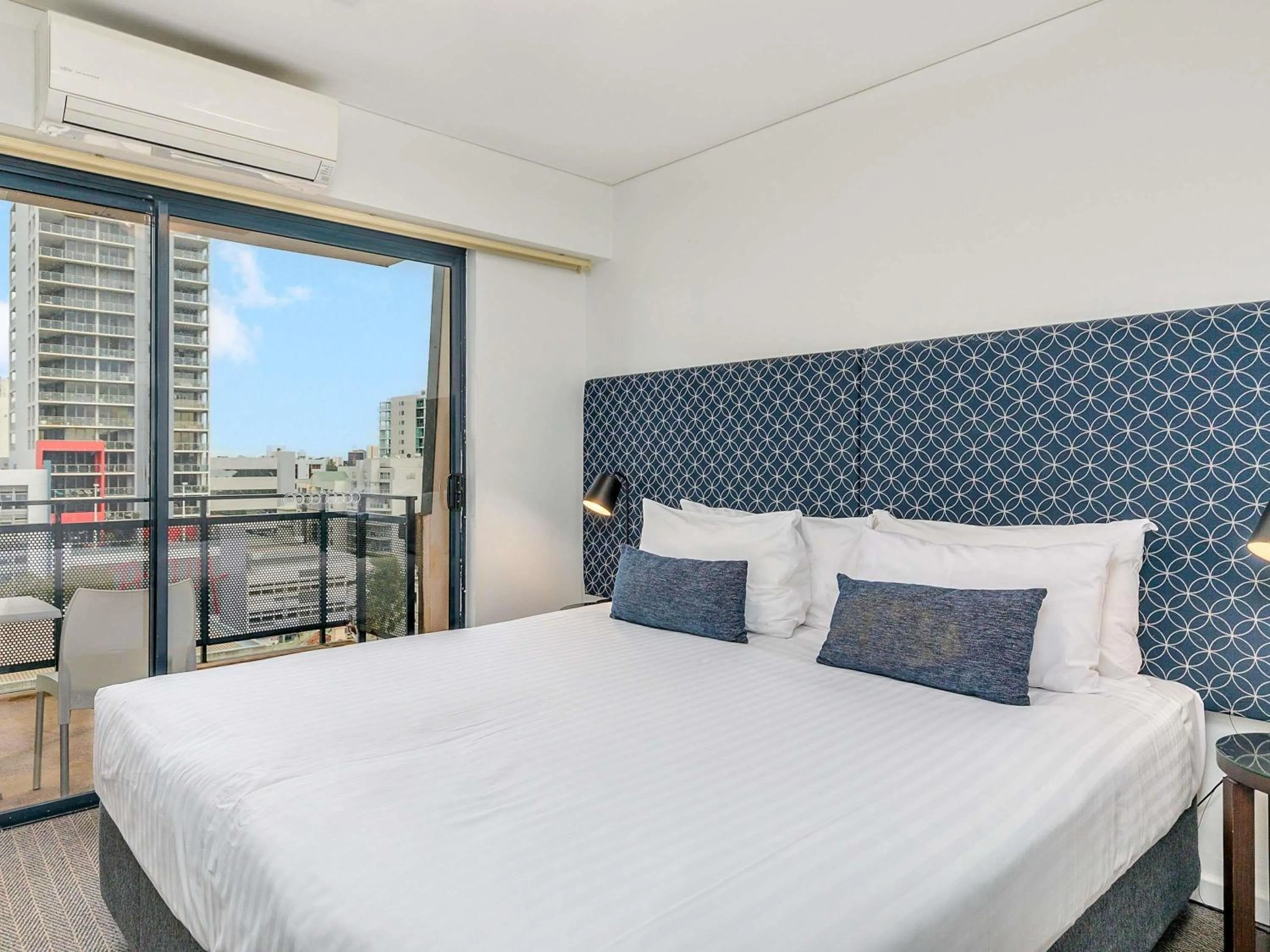 Bedroom, Bed in Mantra on Hay Perth