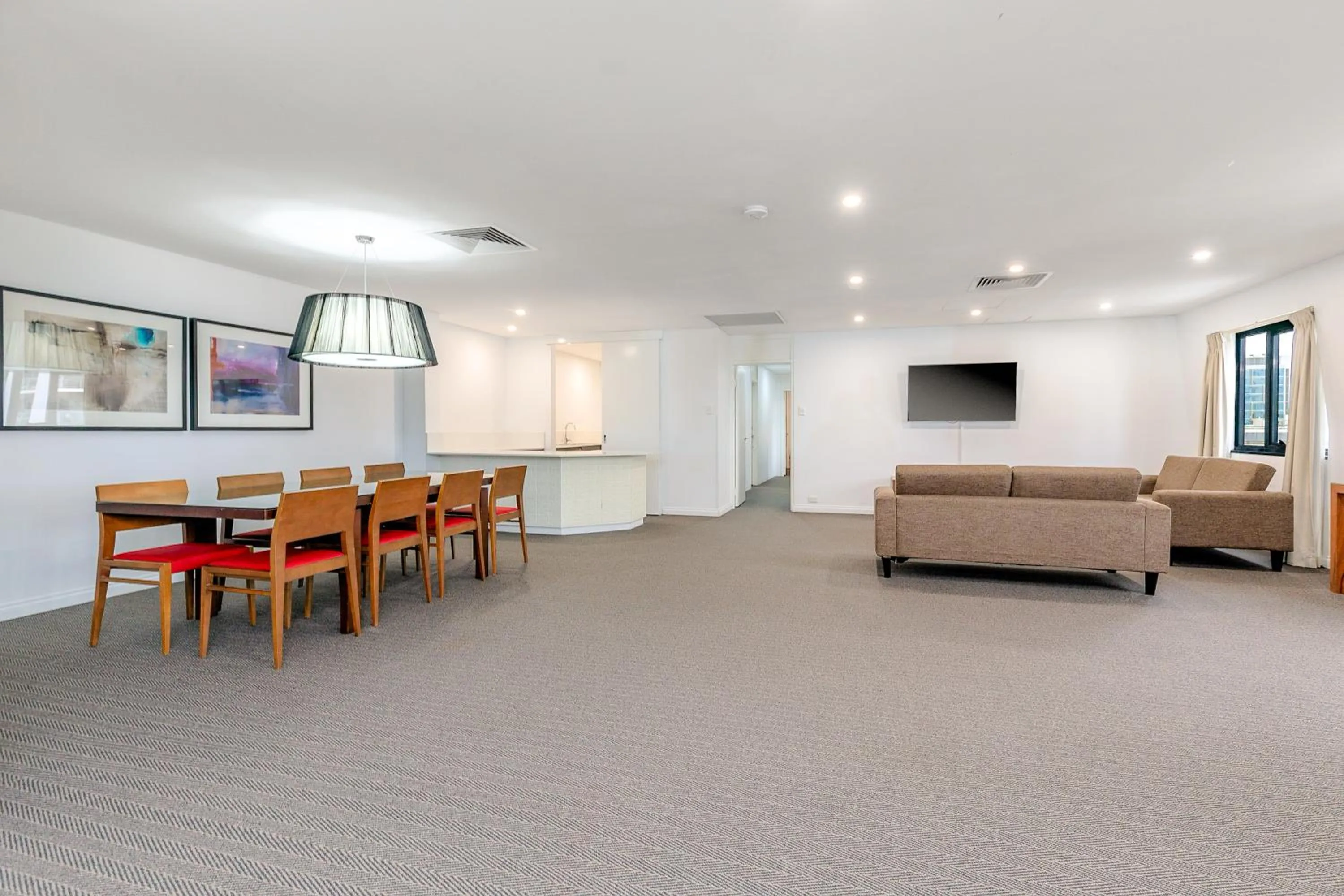 TV and multimedia in Mantra on Hay Perth