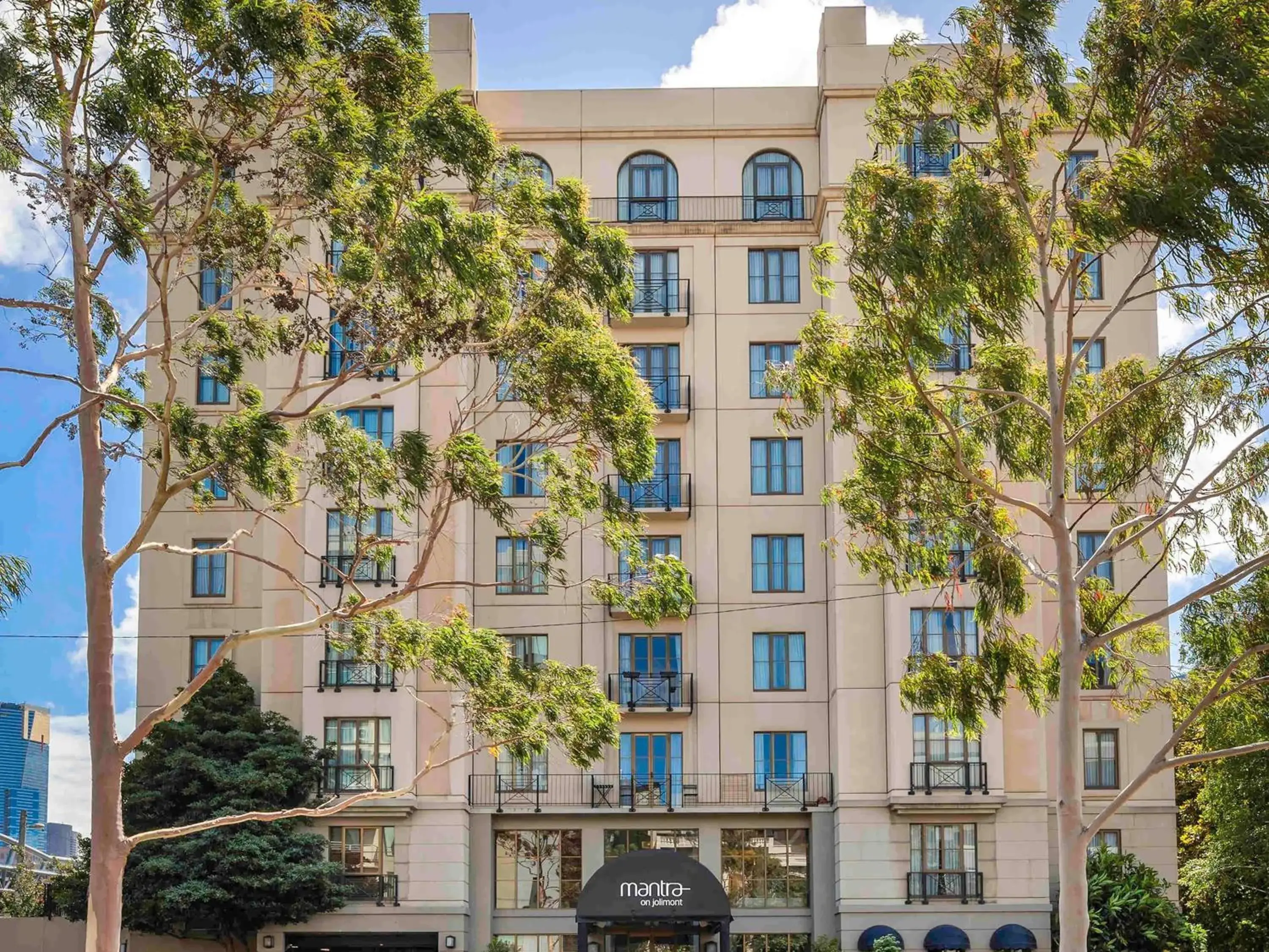 Property building in Mantra on Jolimont Melbourne Property building in Mantra on Jolimont Melbourne