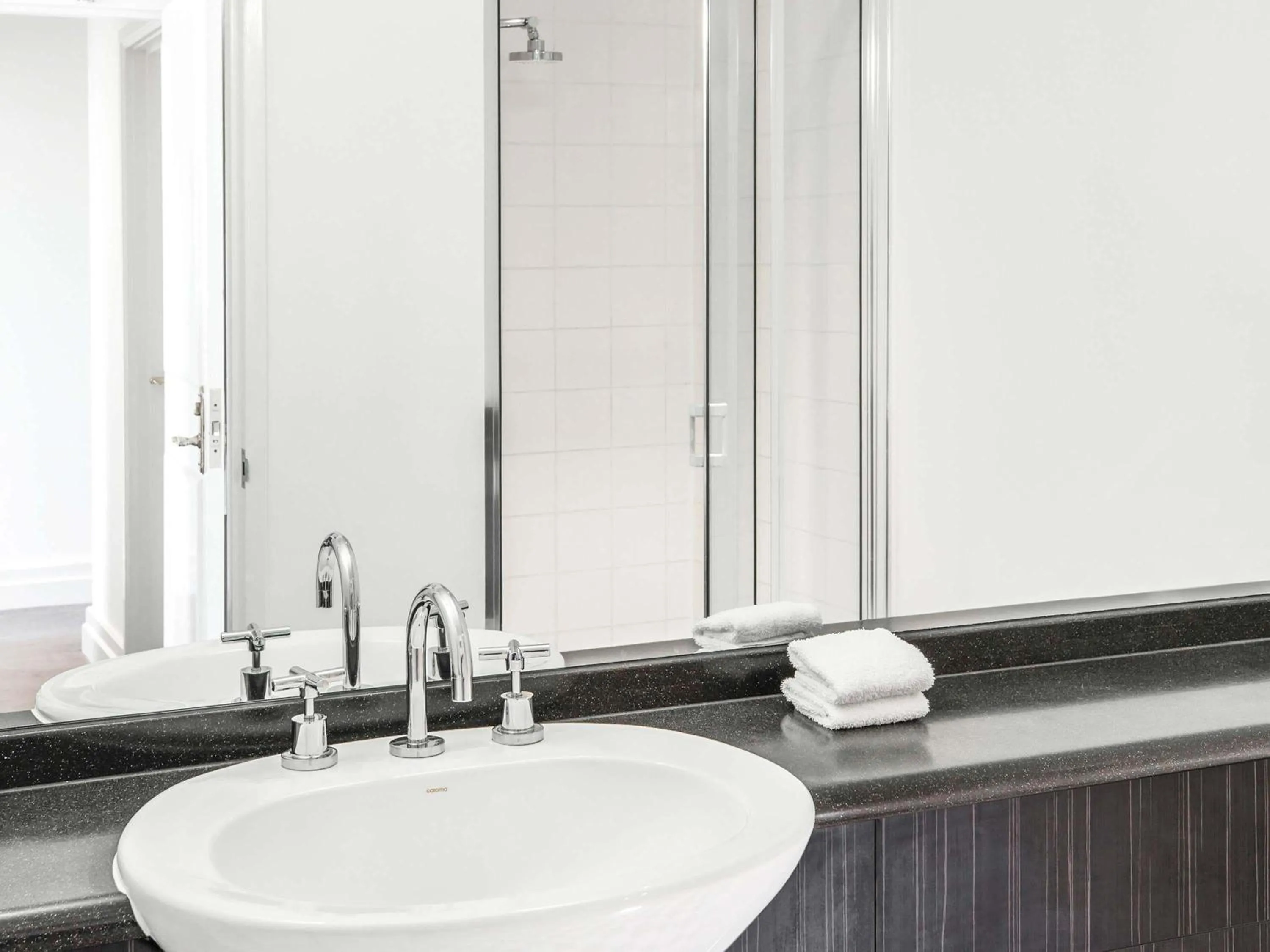 Bedroom in Mantra on Jolimont Melbourne