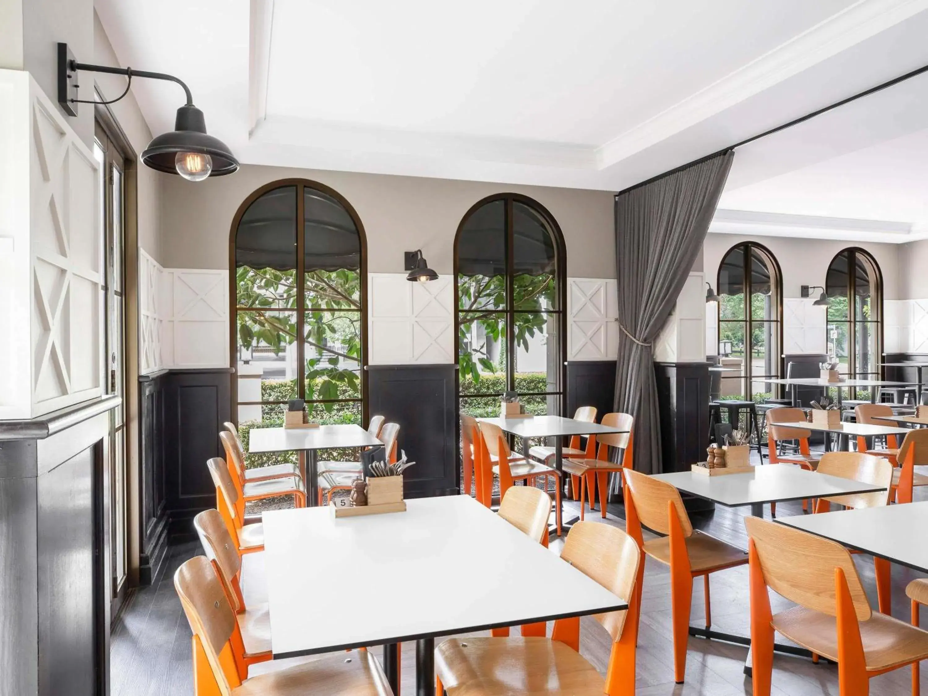 Property building in Mantra on Jolimont Melbourne Property building in Mantra on Jolimont Melbourne