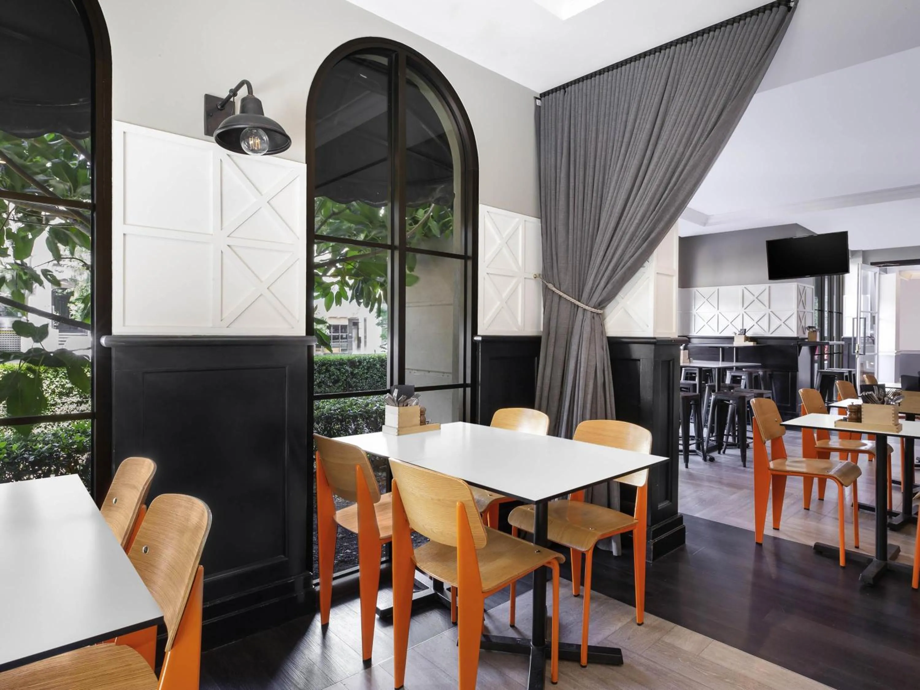 Restaurant/places to eat in Mantra on Jolimont Melbourne