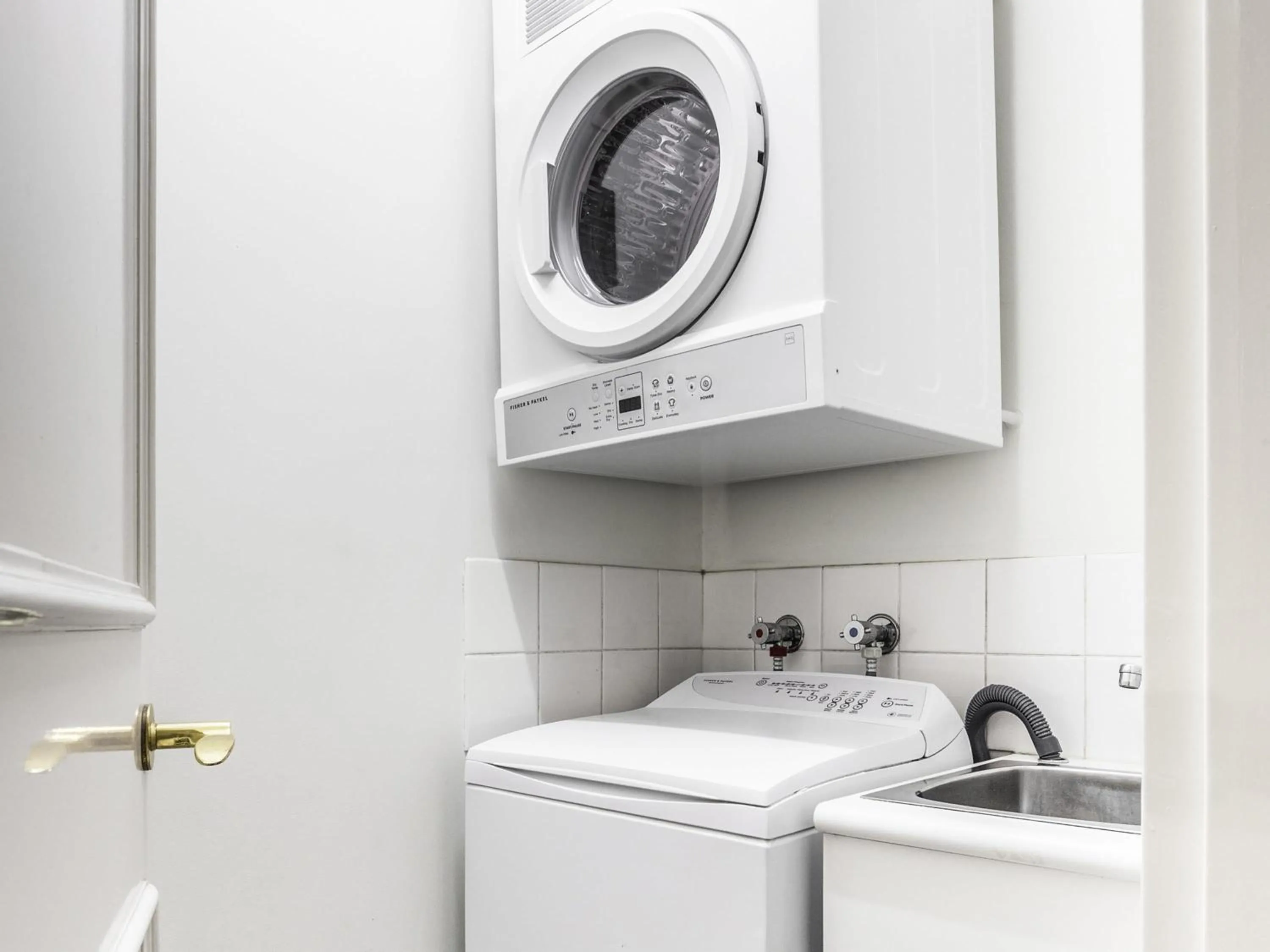 Bedroom in Mantra on Jolimont Melbourne