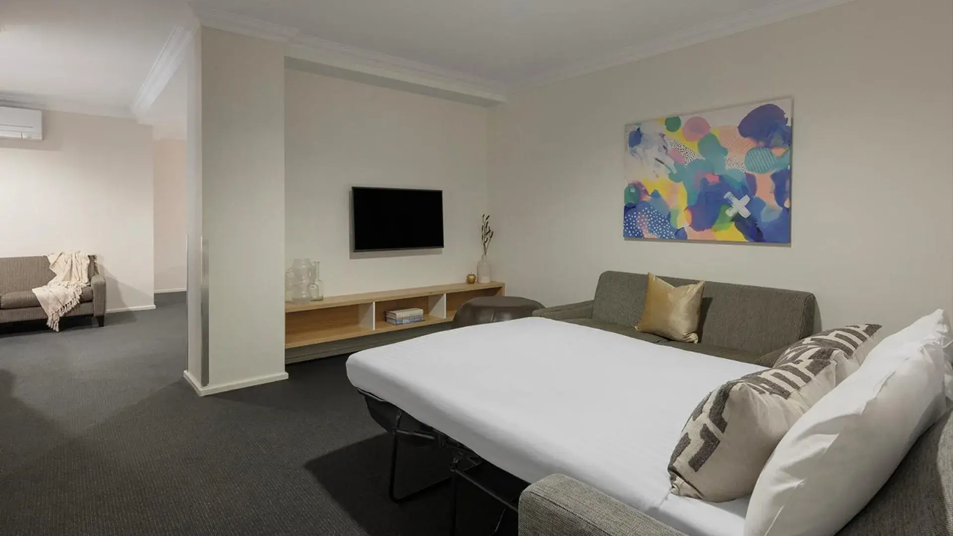 Bed in Oaks Perth Hotel Bed in Oaks Perth Hotel