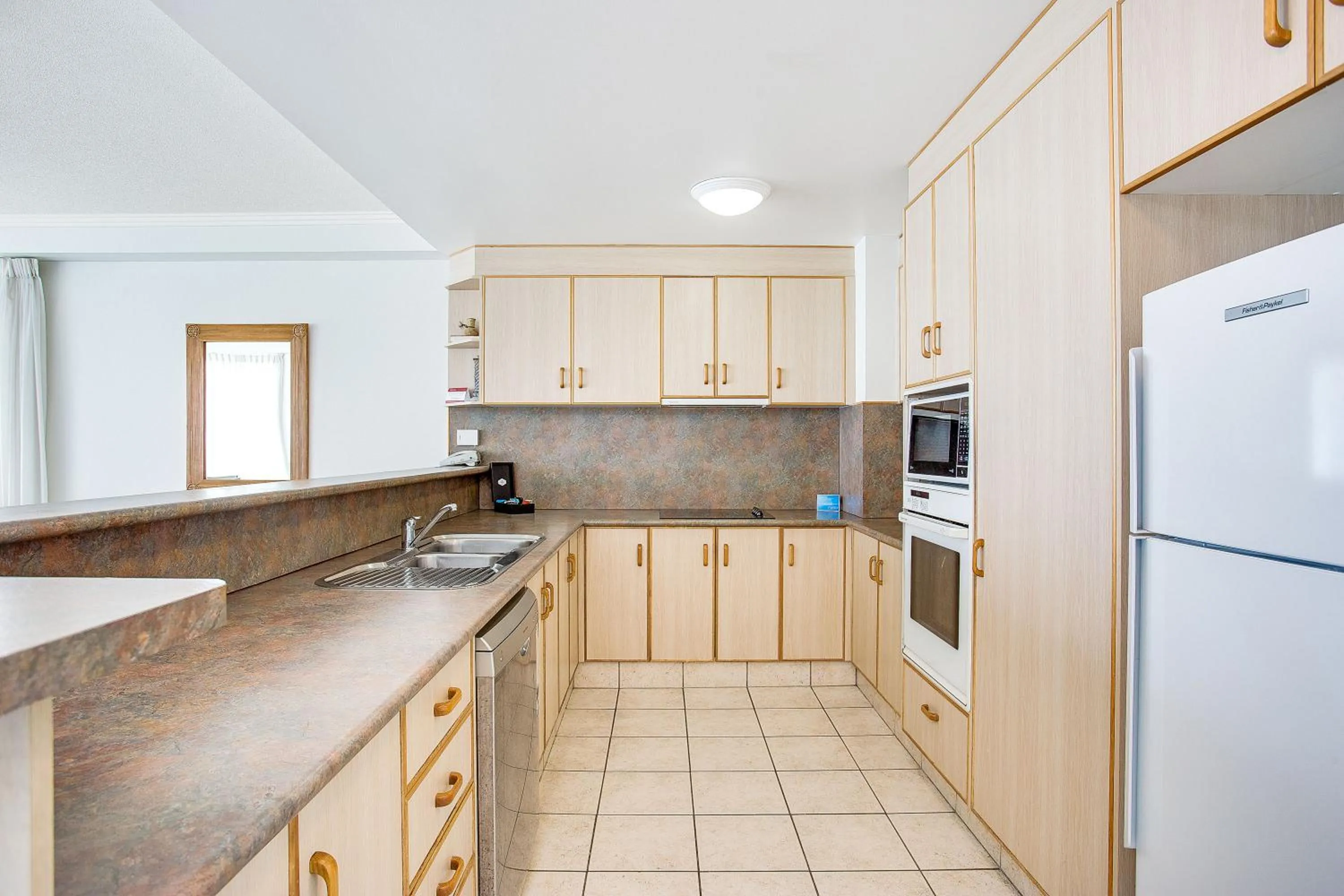 Coffee/tea facilities in Mantra Sun City