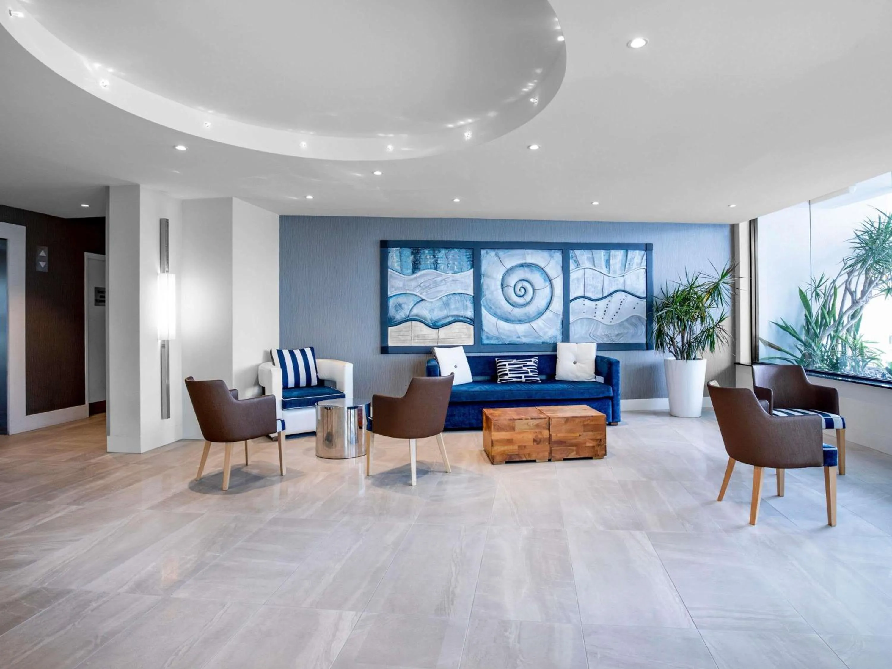 Property building in Mantra Coolangatta Beach