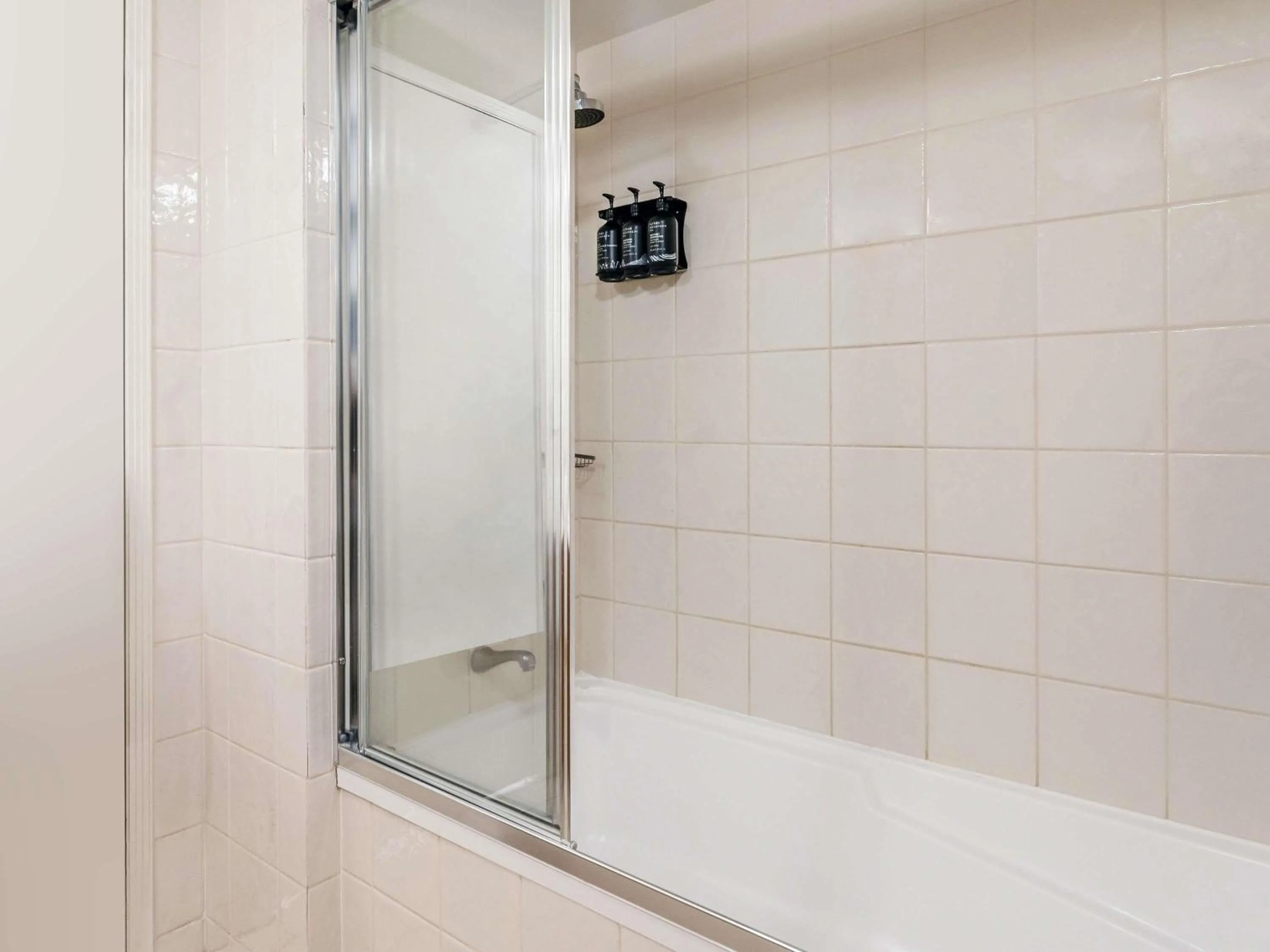 Bedroom in Mantra Coolangatta Beach