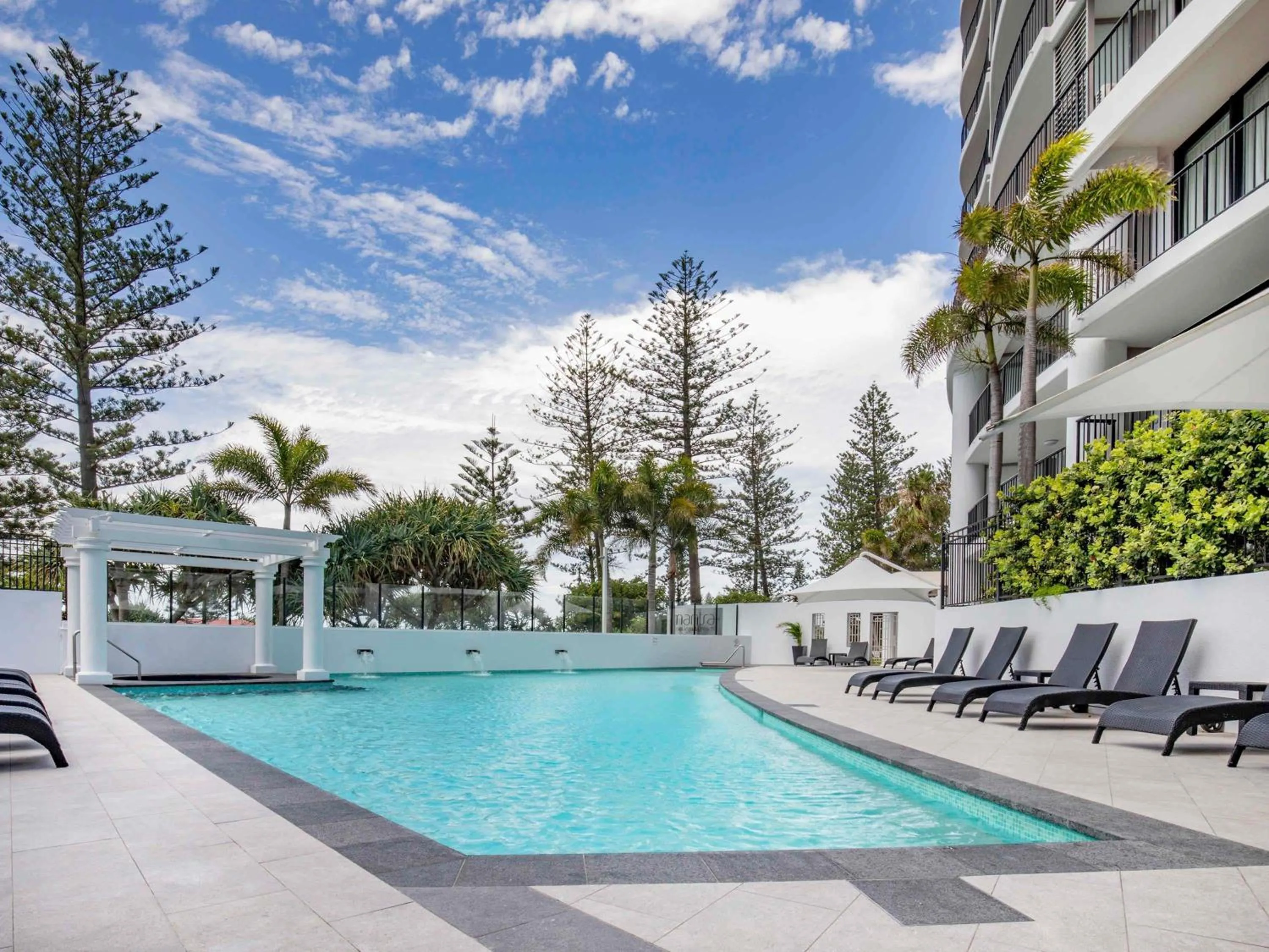 Property building in Mantra Coolangatta Beach
