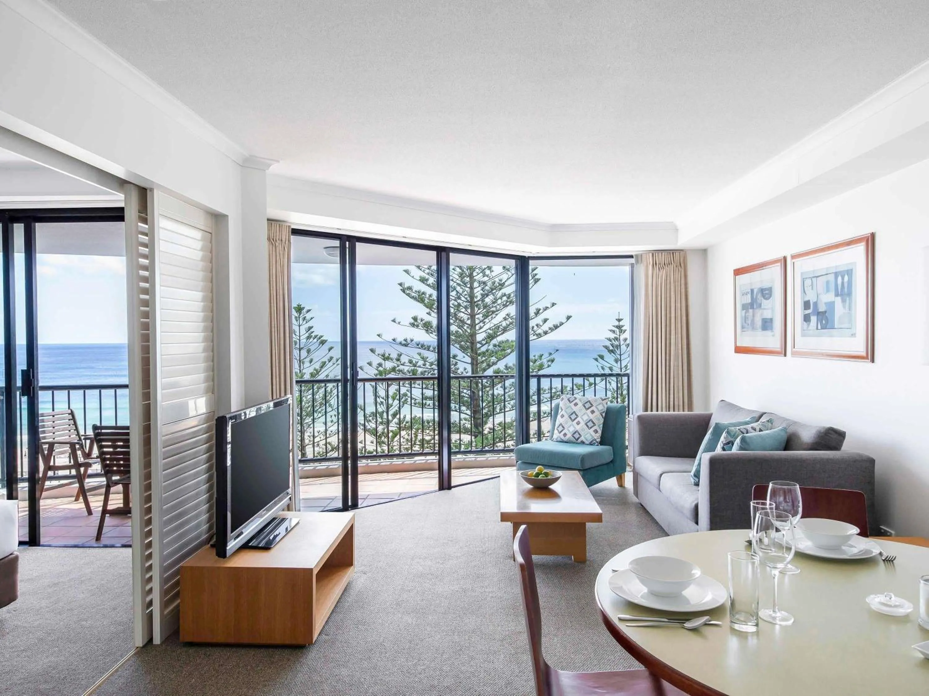 Property building in Mantra Coolangatta Beach