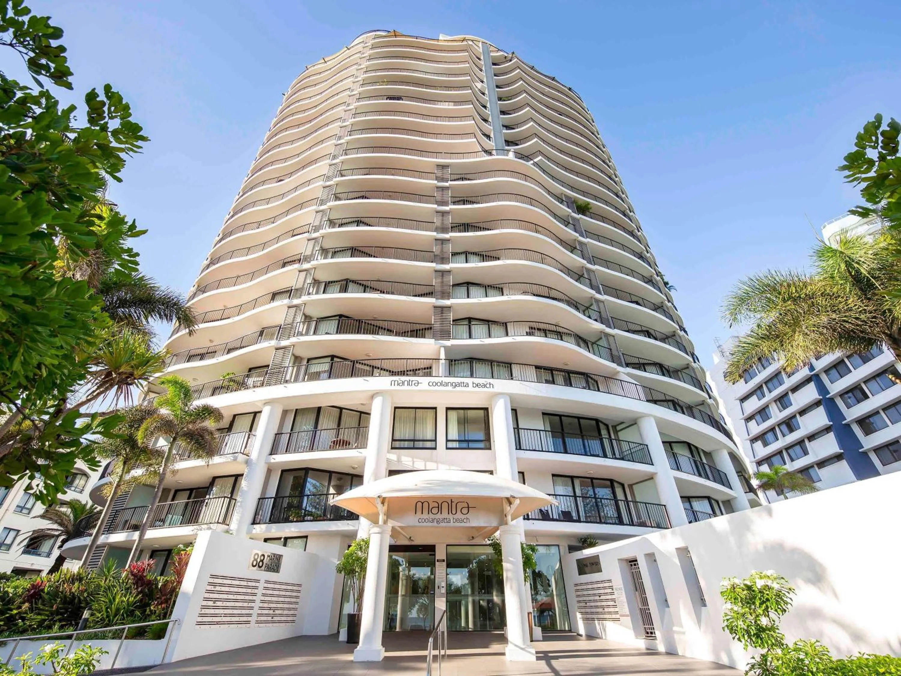 Property building in Mantra Coolangatta Beach