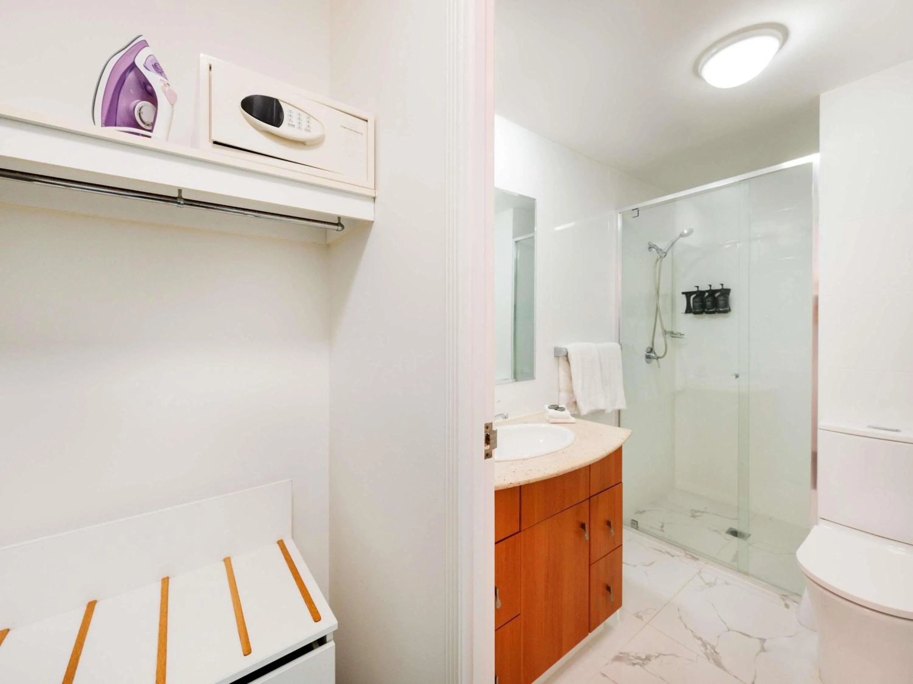 Bedroom in Mantra Coolangatta Beach