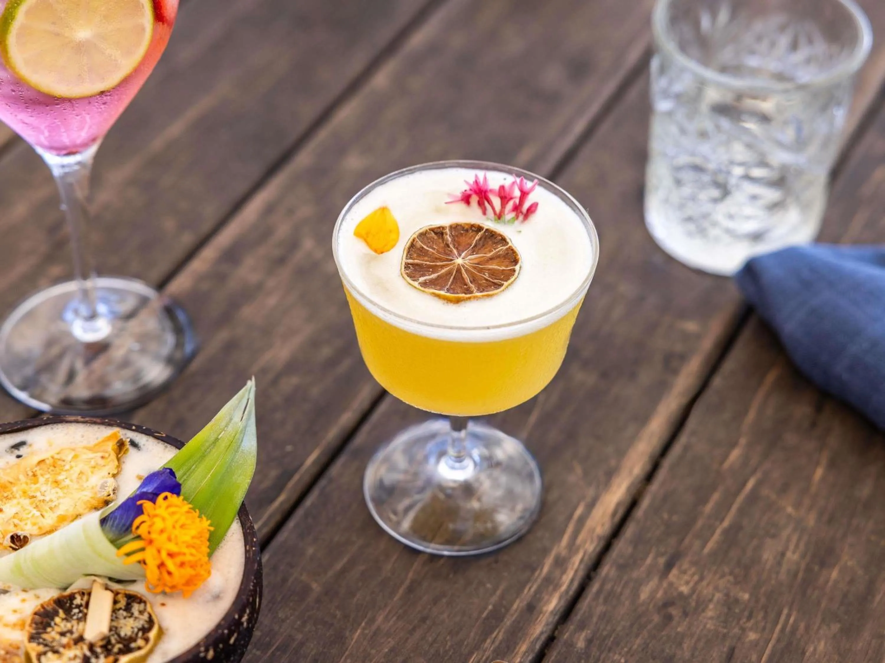 Lounge or bar in Peppers Beach Club & Spa