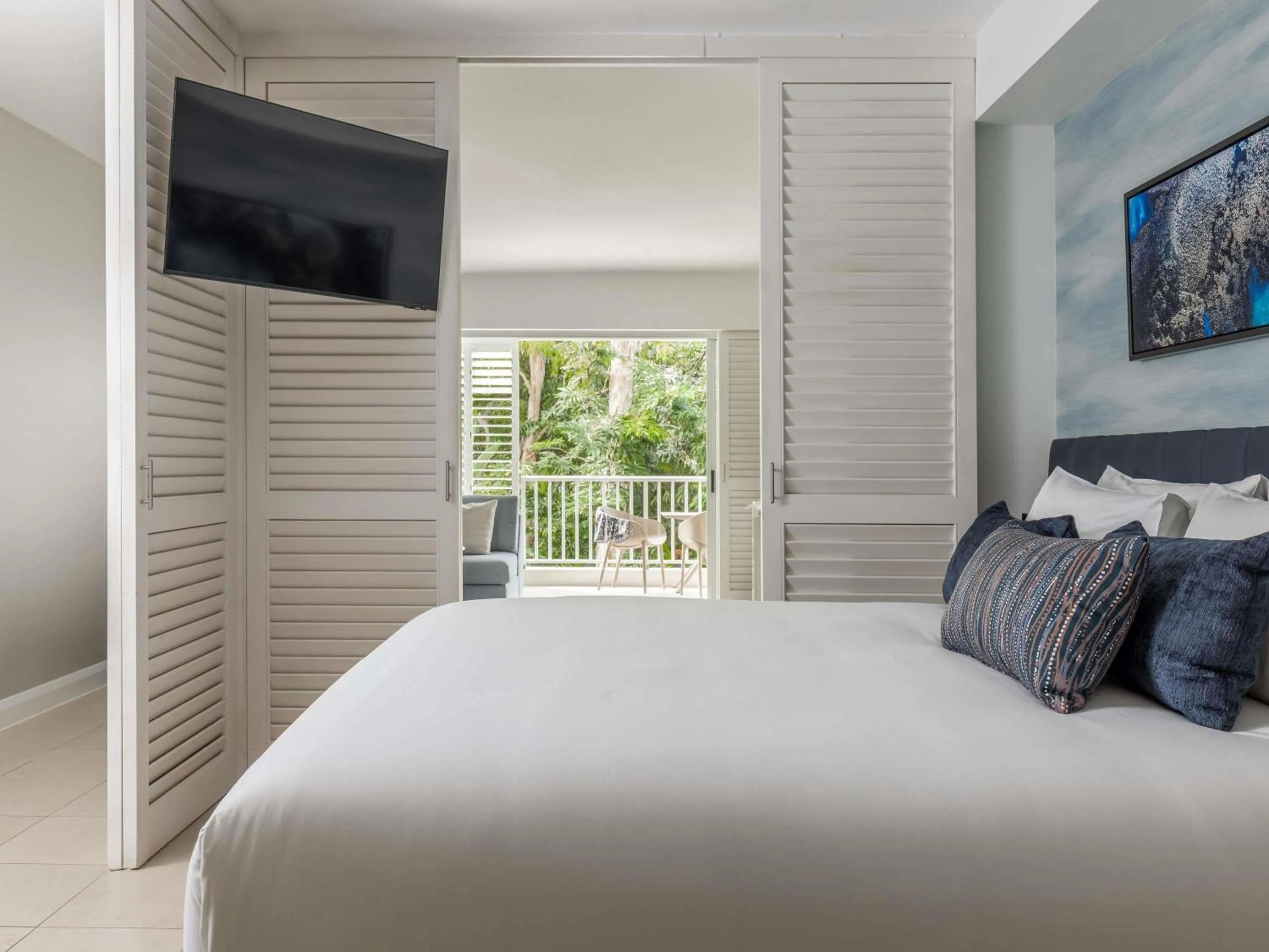 Bedroom, Bed in Peppers Beach Club & Spa
