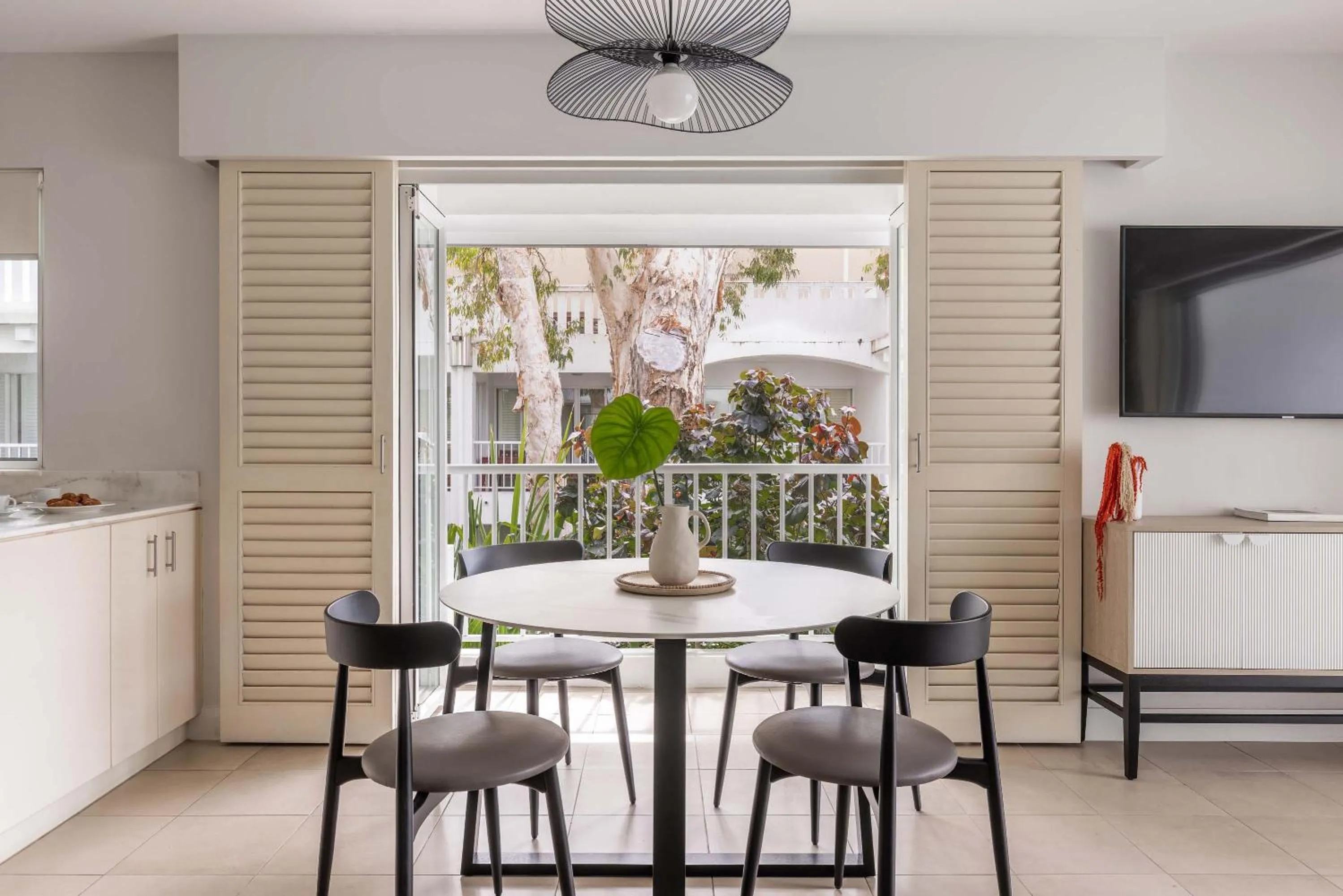 Dining area in Peppers Beach Club & Spa