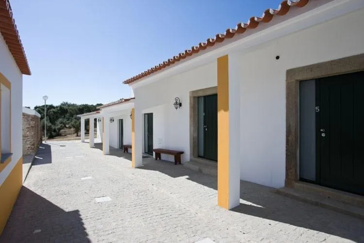Facade/entrance, Property Building in Hotel Quinta Dos Bastos
